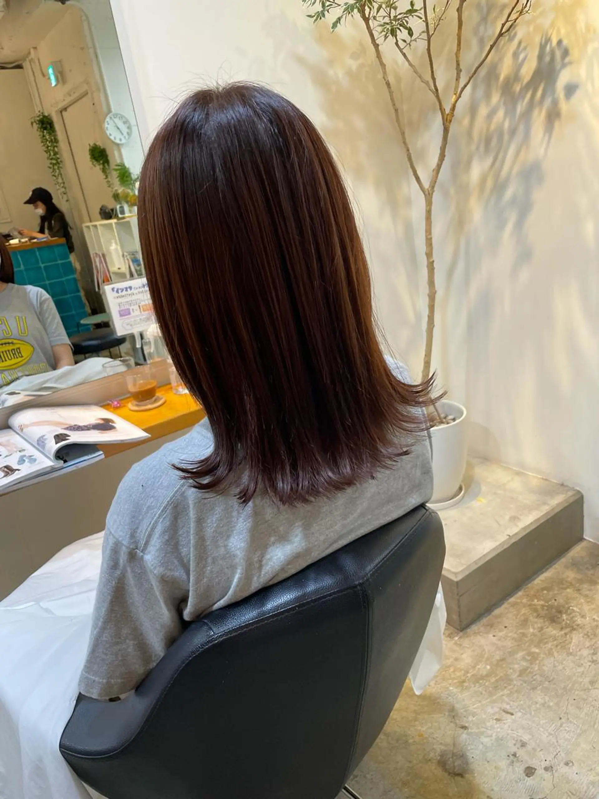 ミディアム カラー ピンクカラー カット ヘアカラー トリートメント MIOベージュカラー 柔らかいカラーのヘアスタイル