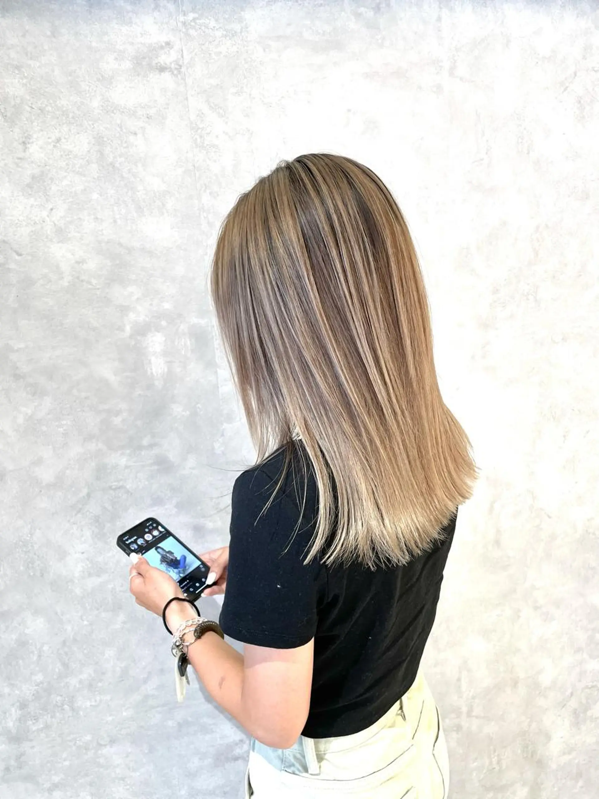 ロング カラー バレイヤージュ ブリーチ ケアブリーチ デザインカラー レイヤーカット 美髪カラー✨本間 貴広のヘアスタイル