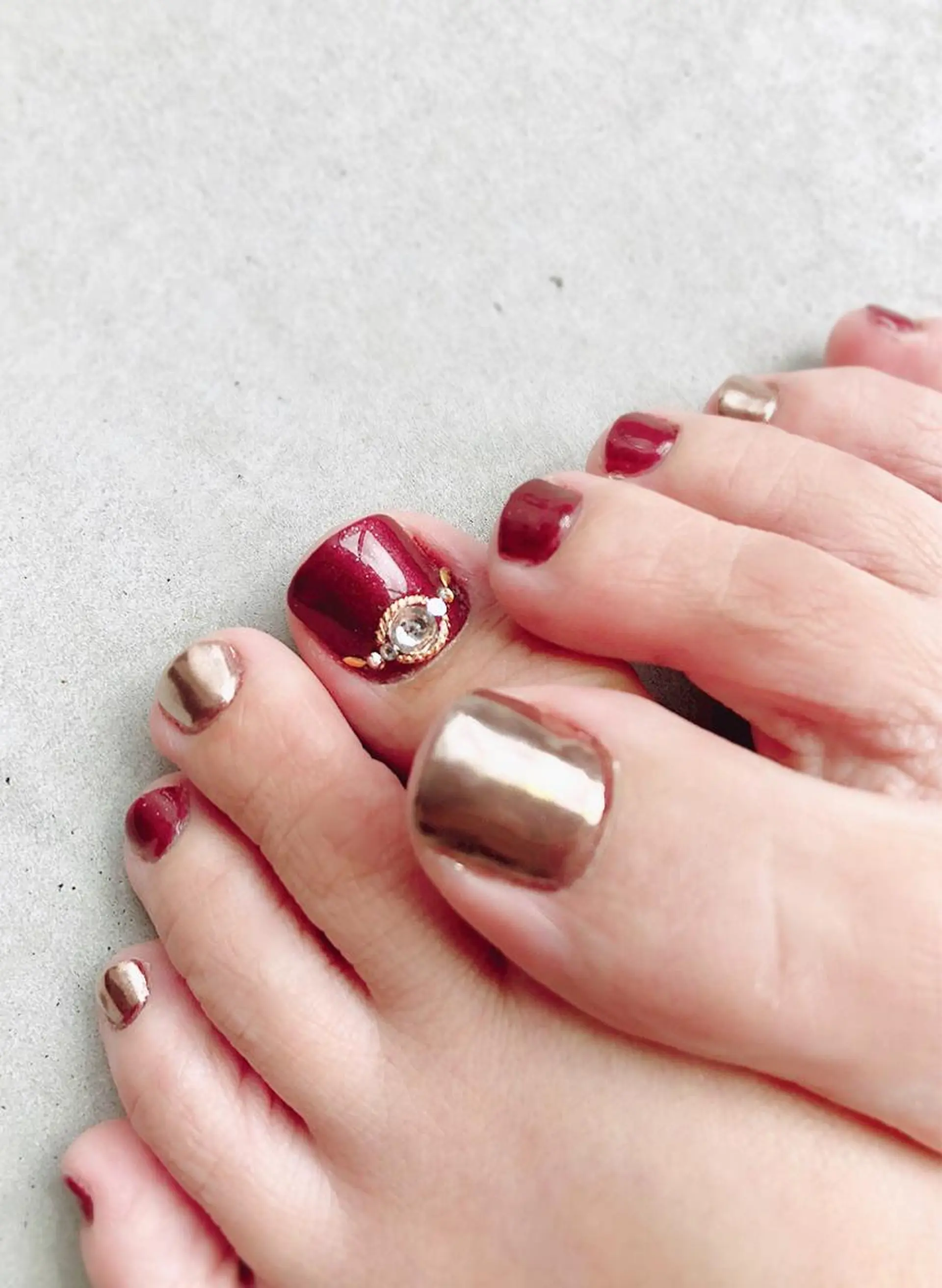 ネイル ボルドー ミラーネイル nail salon Regaosのネイルデザイン