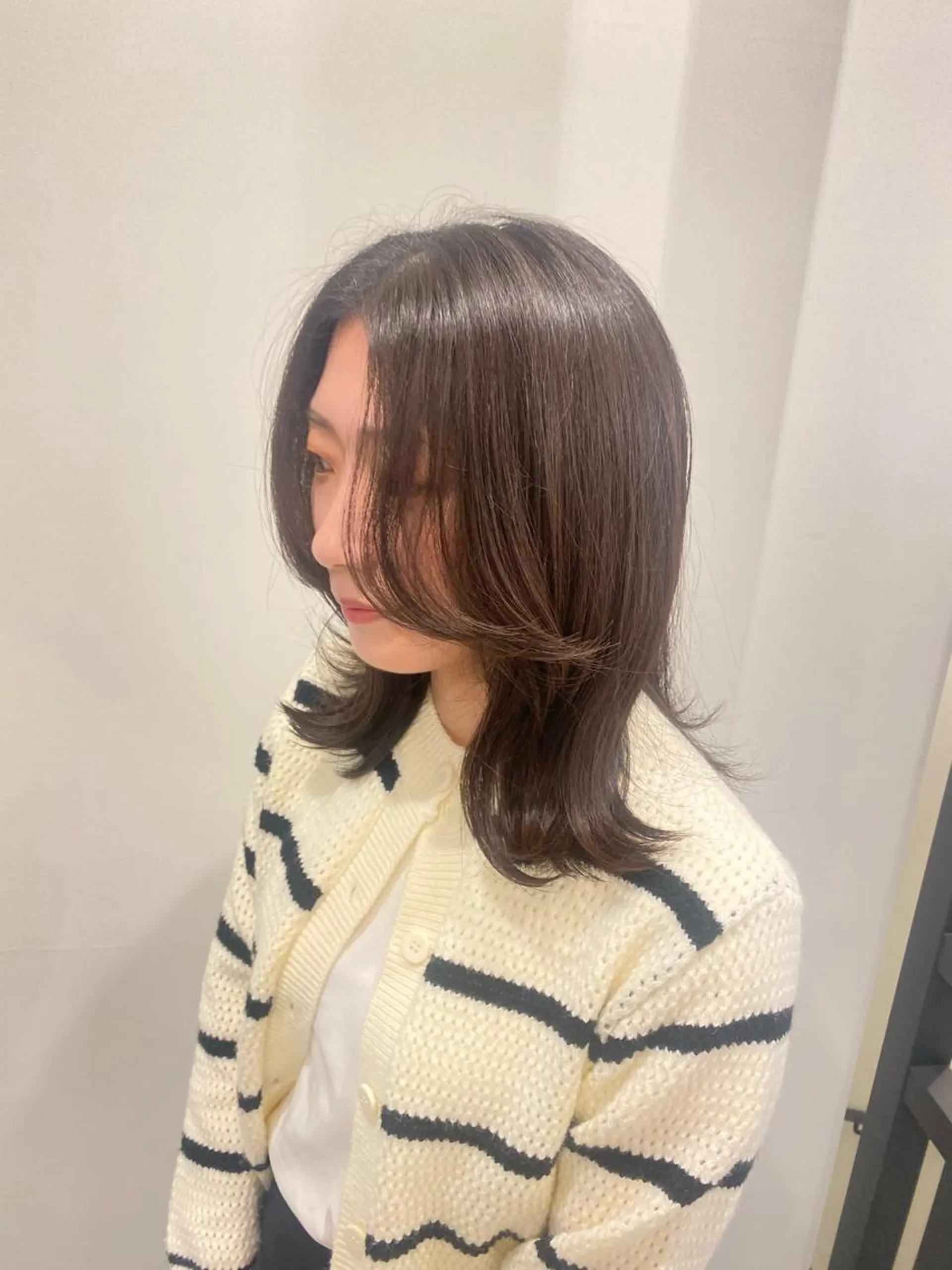 ミディアム 韓国風ヘア レイヤーカット 外ハネヘア カット ヘアカラー トリートメント 🍑 モモカ🍑のヘアスタイル