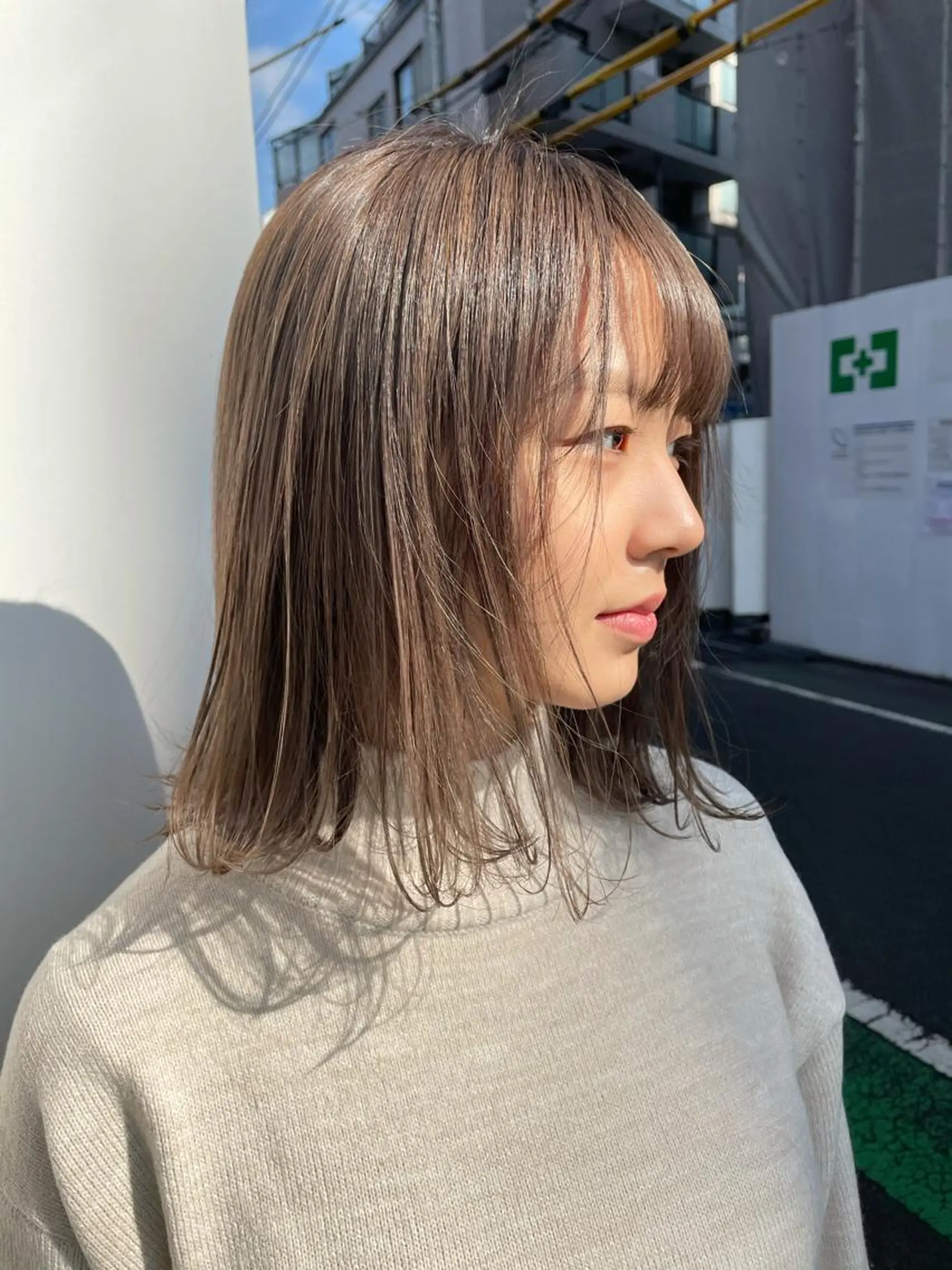 ミディアム カラー ブリーチ 透明感カラー グレージュ ミルクティーグレージュ ヘアカラー 中目黒🌼 🌼ハナのヘアスタイル