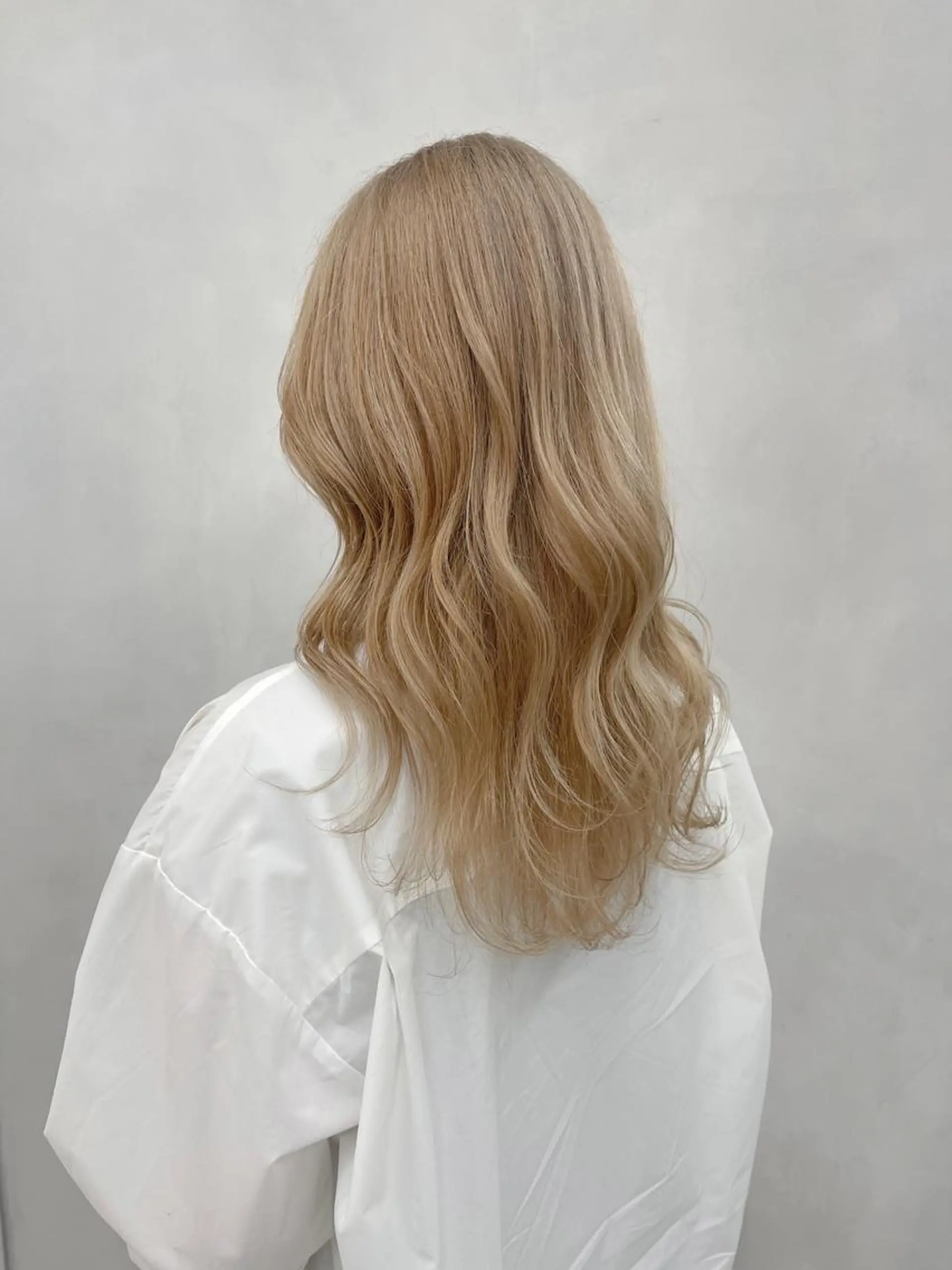 ロング カラー ベージュカラー ブリーチ ヘアカラー トリートメント 🦋レイヤーカット ミドリカワ🦋のヘアスタイル