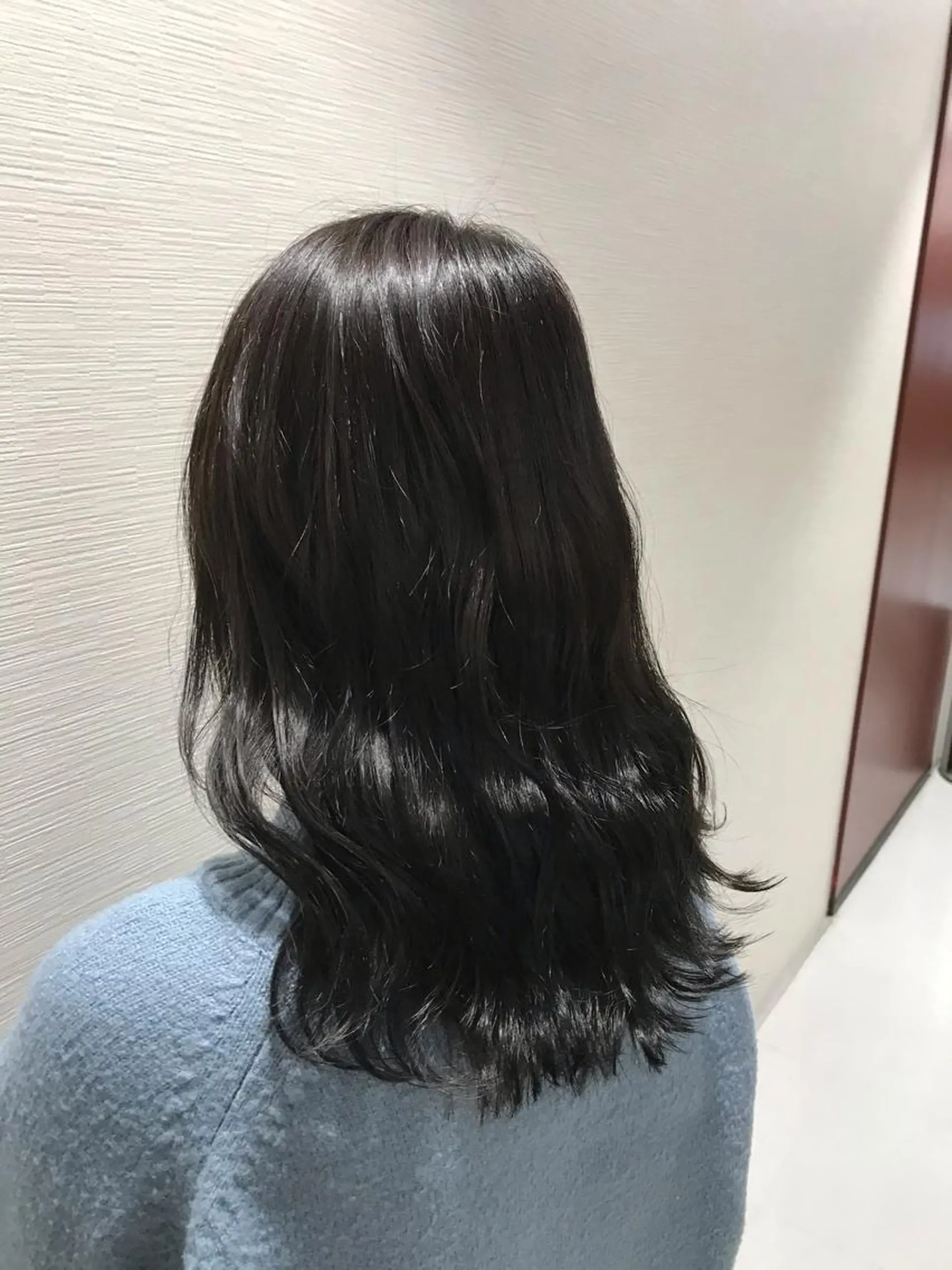セミロング カラー ヘアアレンジ ブルーカラー ブルージュ 【東北メンズヘア1 位受賞🥇】本間祐太のヘアスタイル