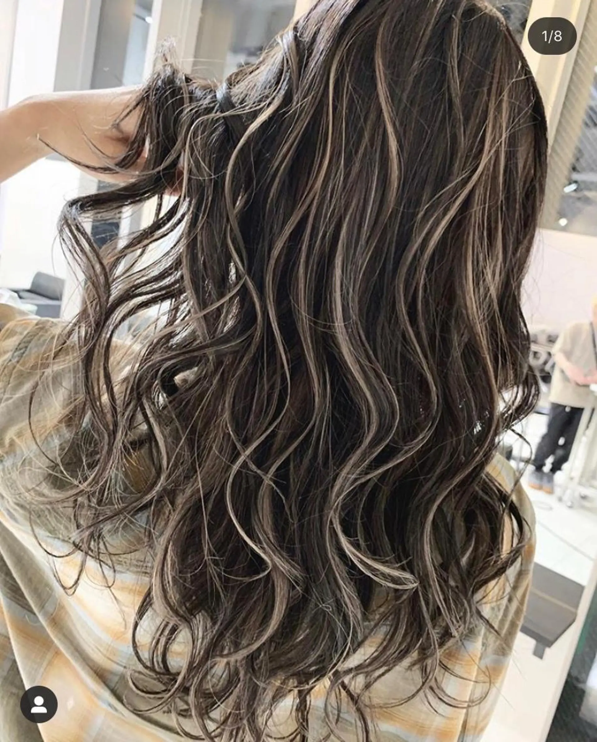 ロング カラー ササ キのヘアスタイル