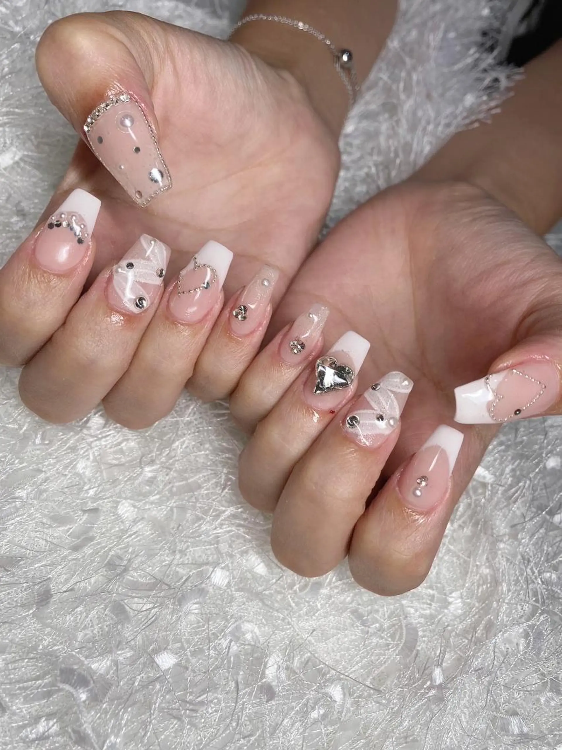 ネイル 長さ出し フレンチネイル ジェルネイル グラデーション 韓国ネイル ハンドネイル Nail&eye Belire 新宿のネイルデザイン