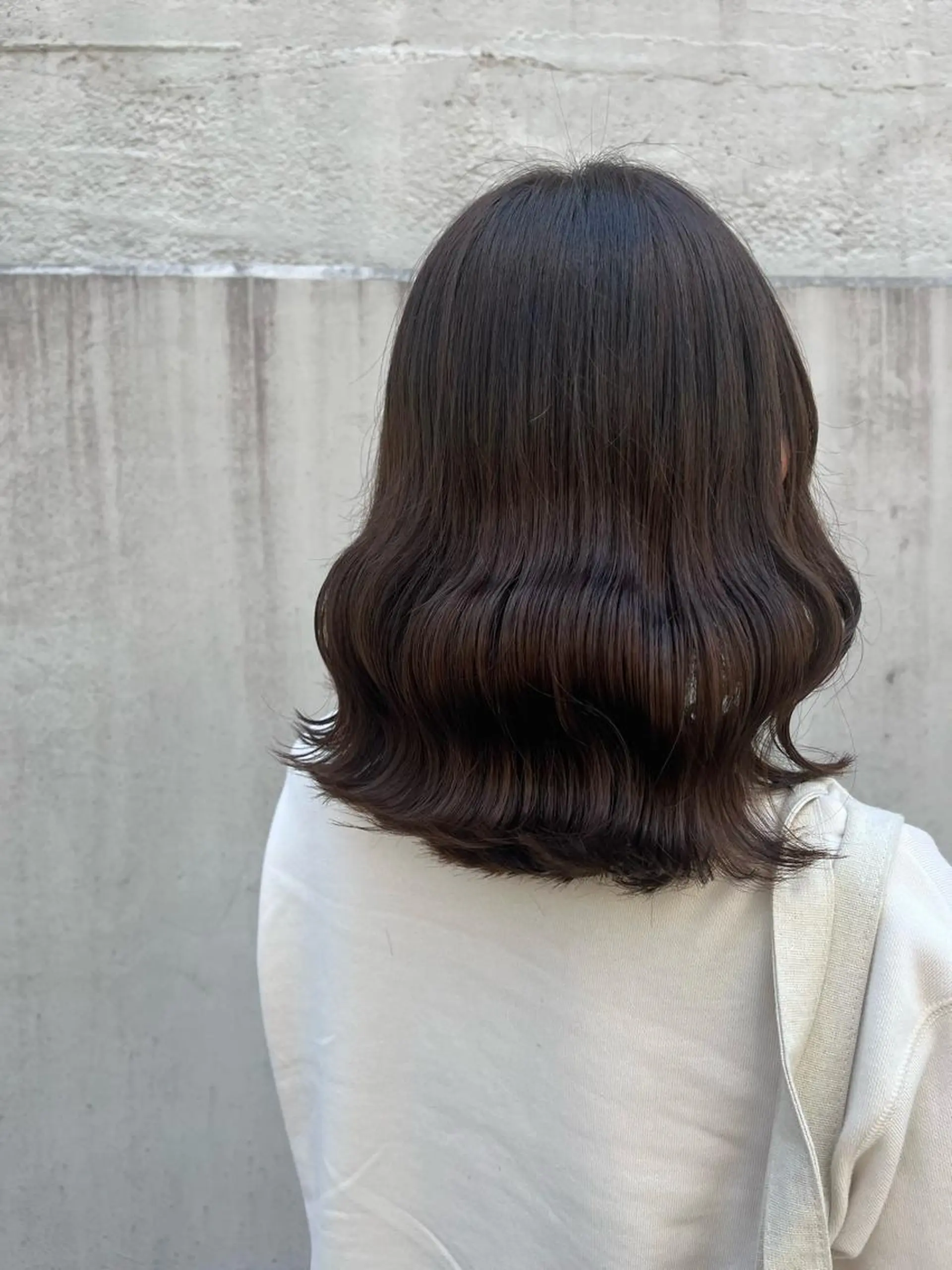 ミディアム カラー ブラウンカラー ショコラブラウン 透明感カラー ラベンダーカラー ラベンダーブラウン ヘアカラー トリートメント ヘッドスパ ヘアセット カジュアルを女っぽく 𝗮𝘆𝗮𝗰𝗼のヘアスタイル