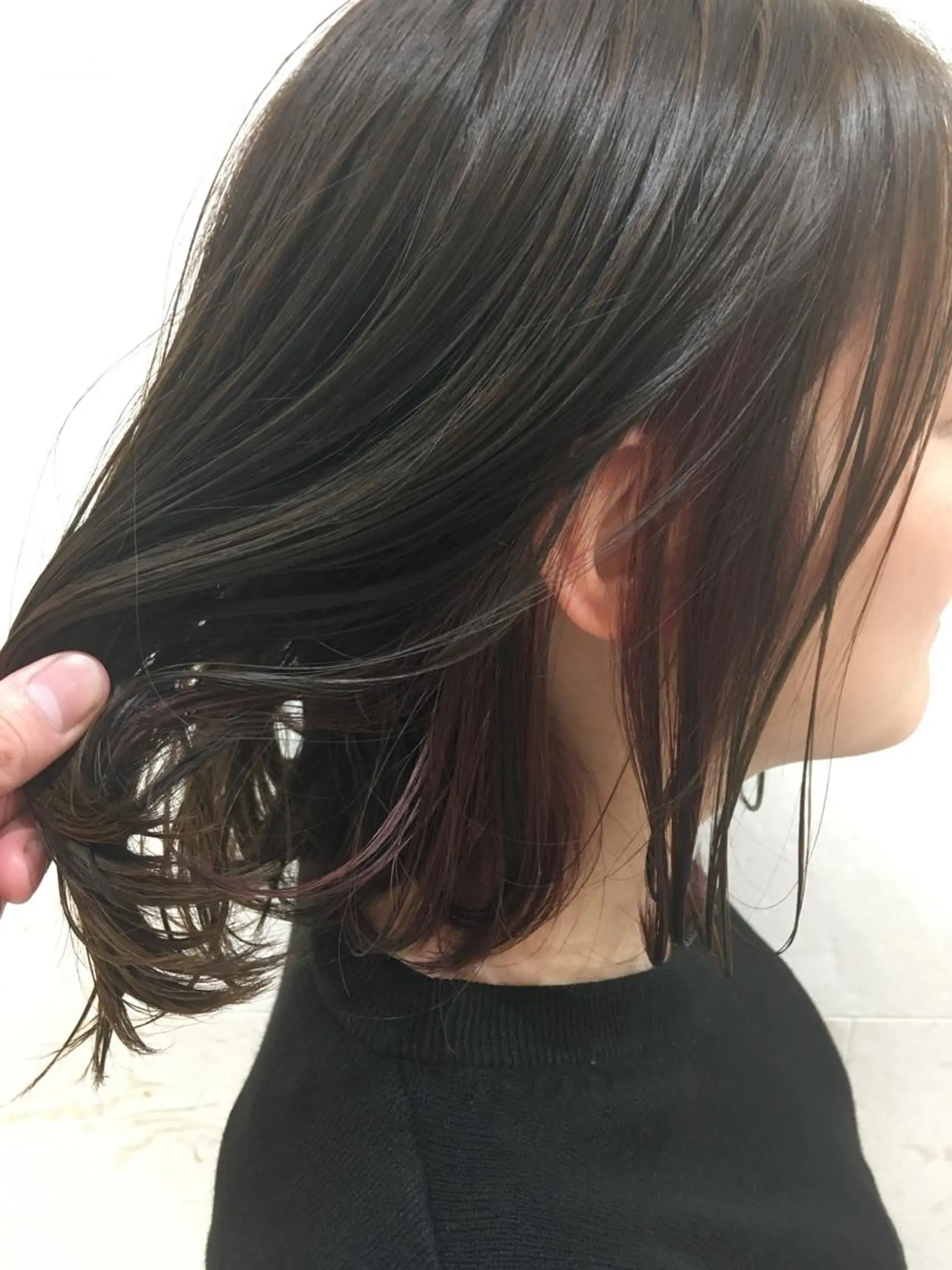 セミロング カラー インナーカラー ヘアカラー トリートメント 斉藤 貴也のヘアスタイル