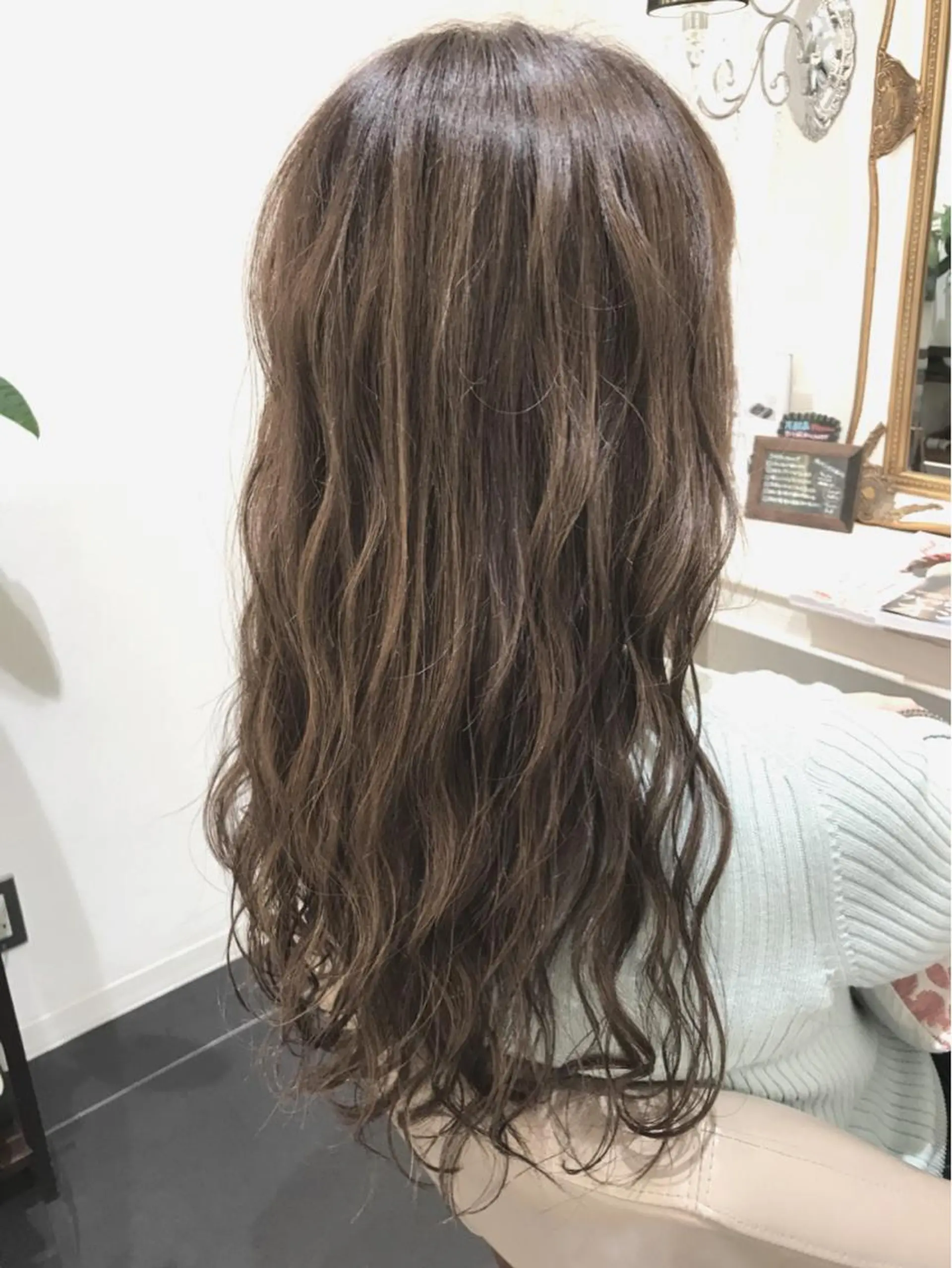 セミロング カラー 透明感カラー グレージュ イルミナカラー 山崎俊輔/髪質改善 /バレイヤージュのヘアスタイル