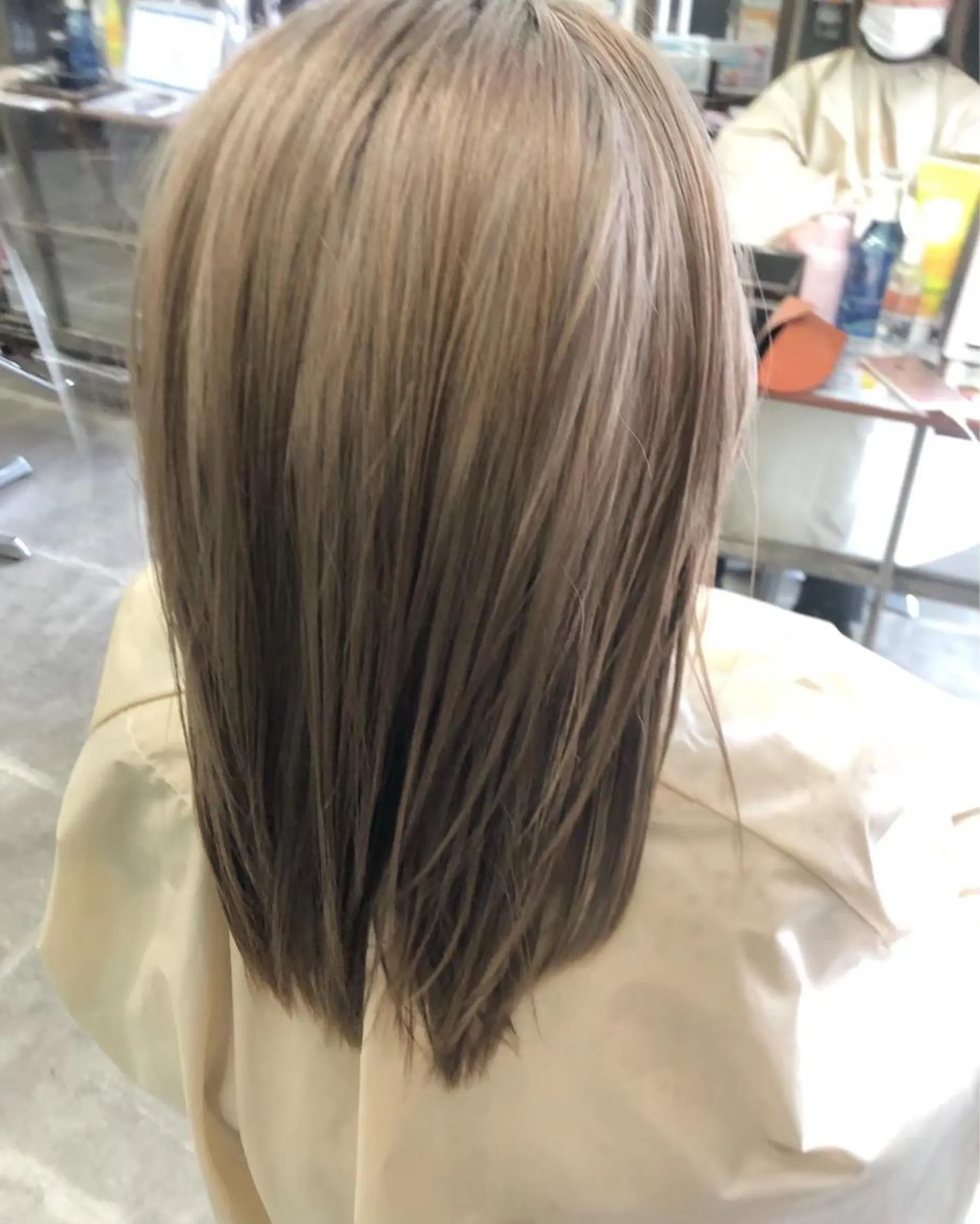 セミロング カラー ai 浅草橋のヘアスタイル