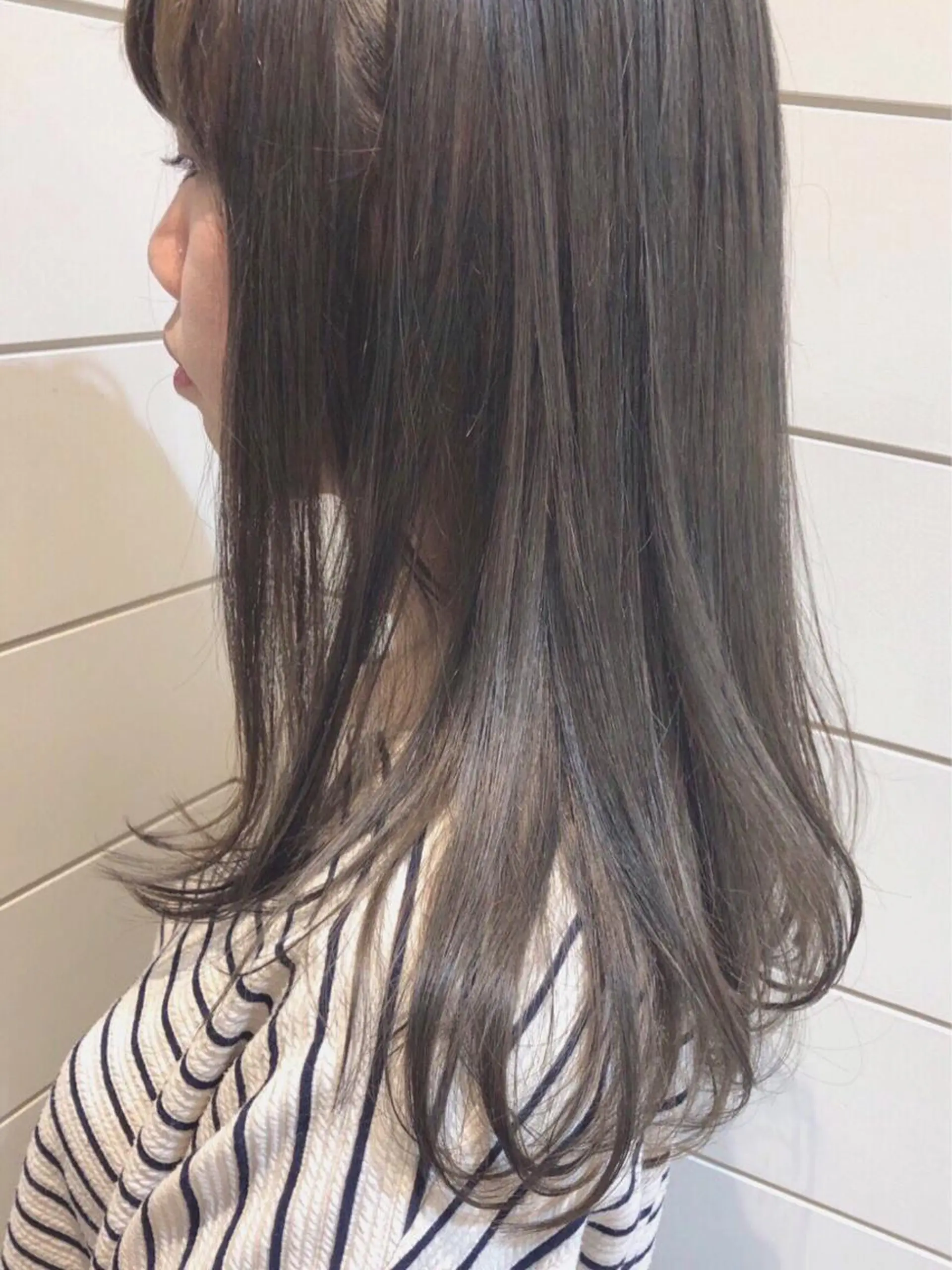 ロング カラー アッシュ アッシュグレー ブリーチ 赤み消し/透明感 🪽◝✩ 武者春花のヘアスタイル