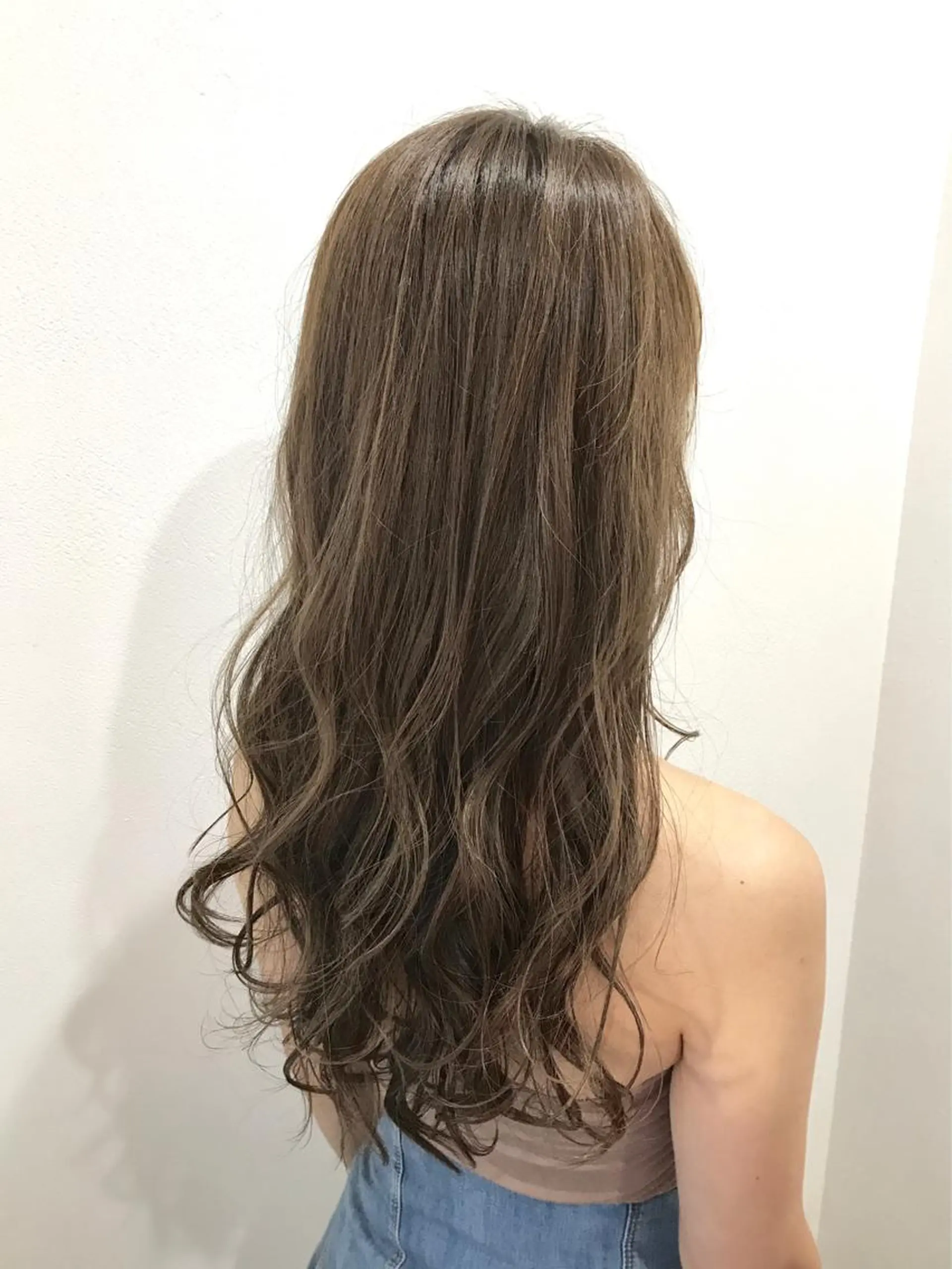 ロング カラー パーマ ヘアアレンジ ネイル マツエク・マツパ アッシュ アッシュグレー アッシュグレージュ グレージュ ハイライトカラー addict所属・井坂 弘人のヘアスタイル