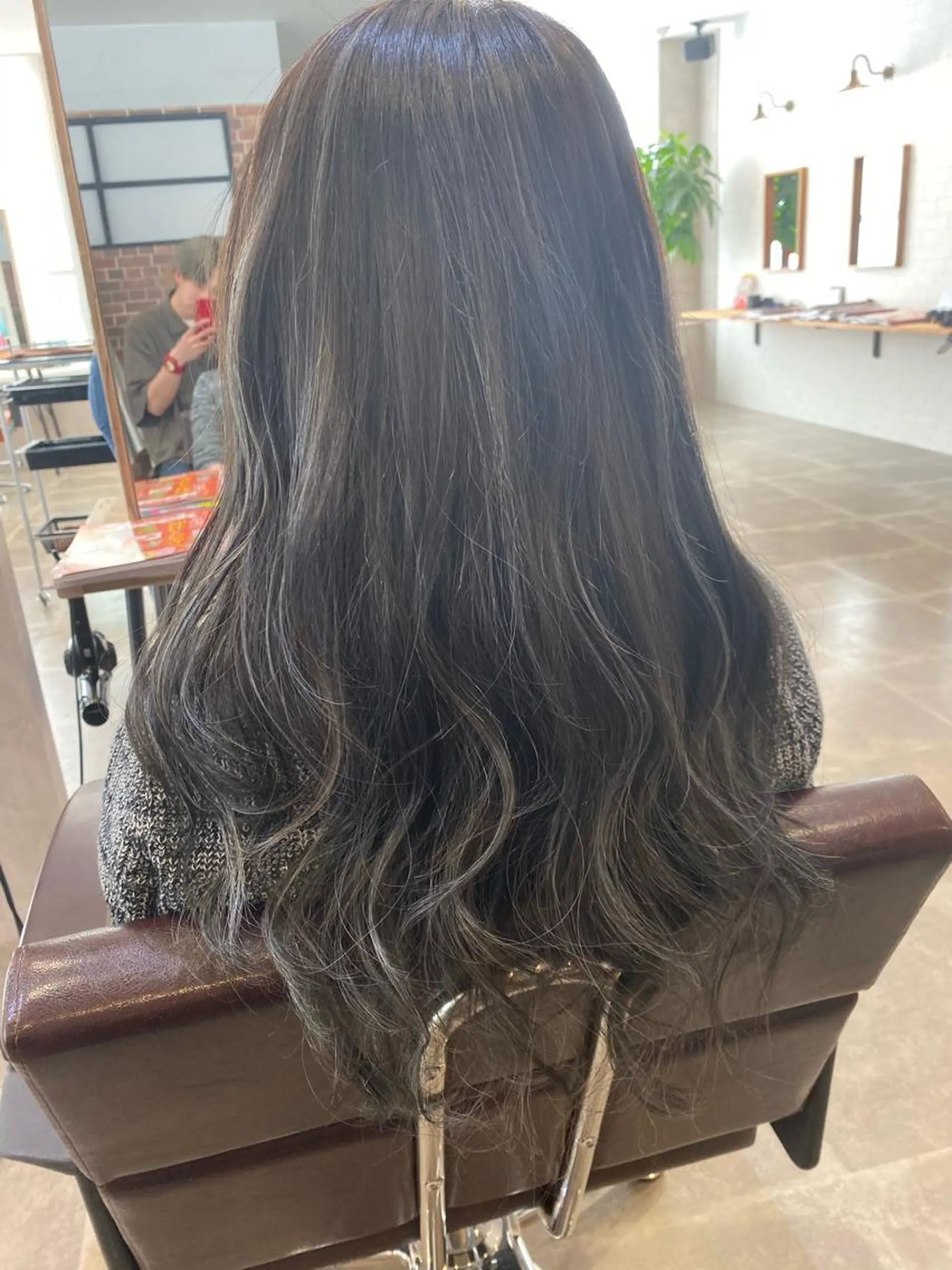 ロング ハイライト カット ヘアカラー トリートメント KAITOH ATSUSHIのヘアスタイル