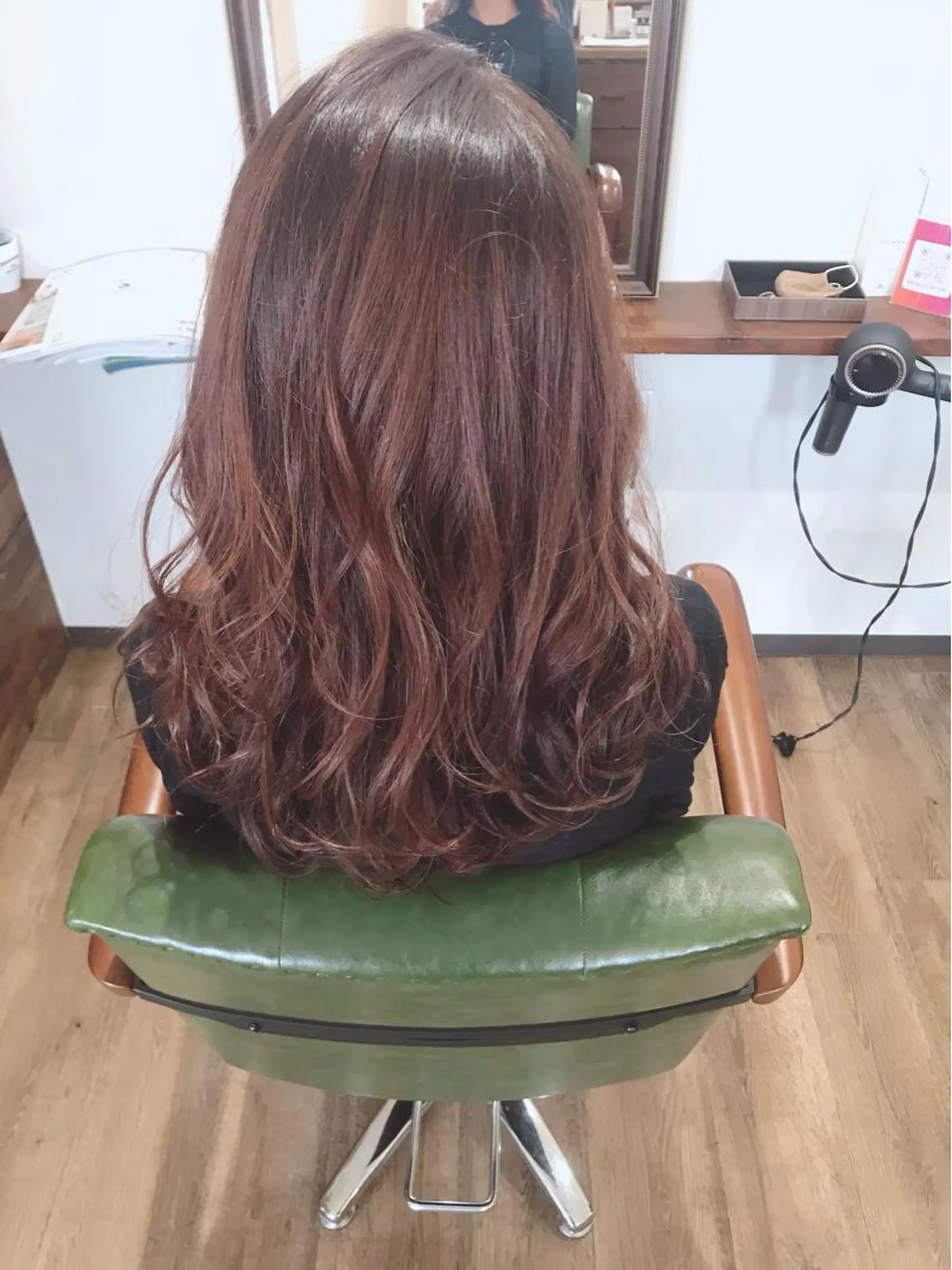 ロング カラー ベージュカラー グラデーションカラー ピンクカラー ピンクベージュ ヘアカラー Rug Relief所属・Rug Relief 吉田のヘアスタイル