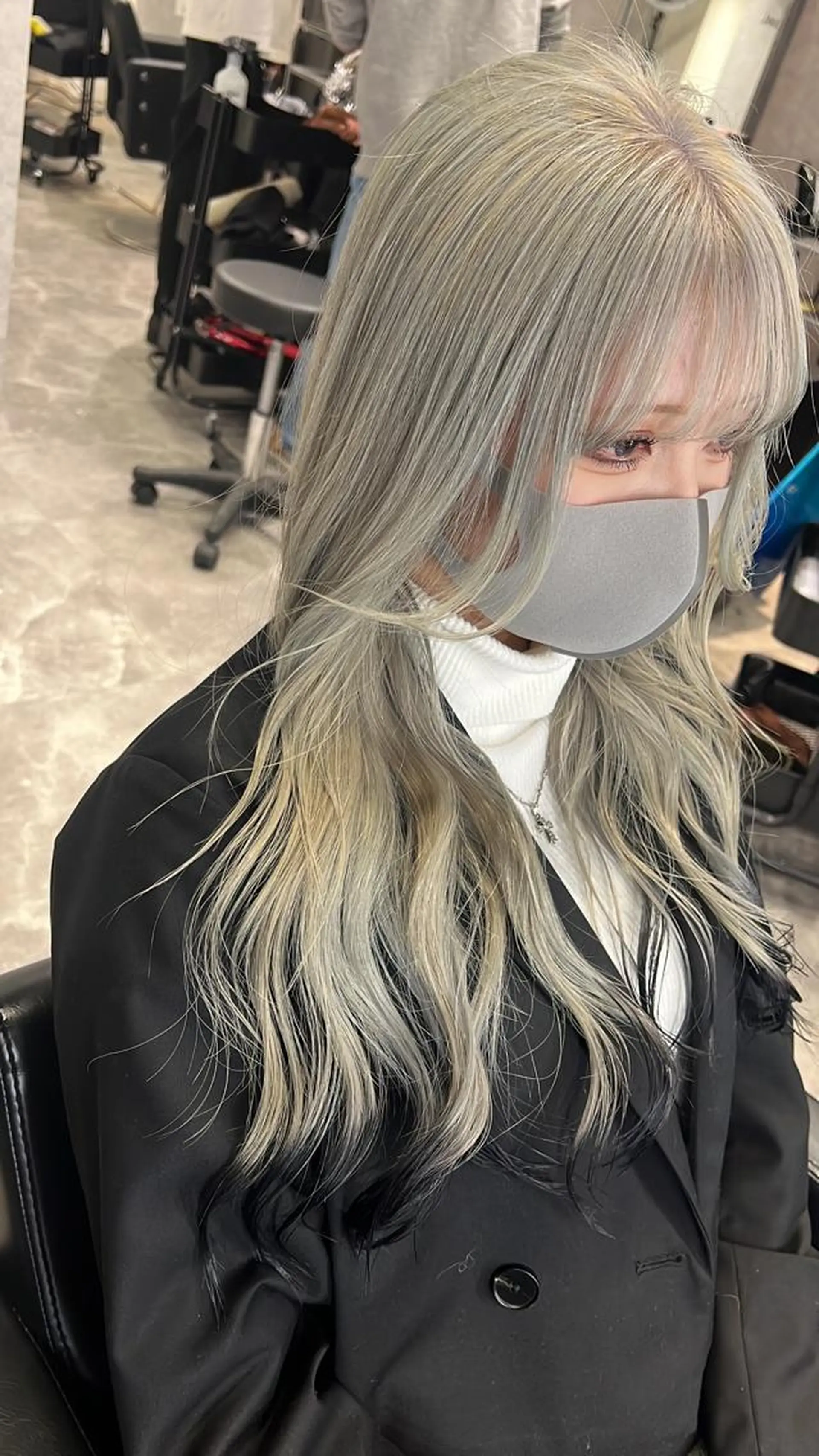 セミロング カラー mimiiy梅田 中崎町ハイトーンのヘアスタイル