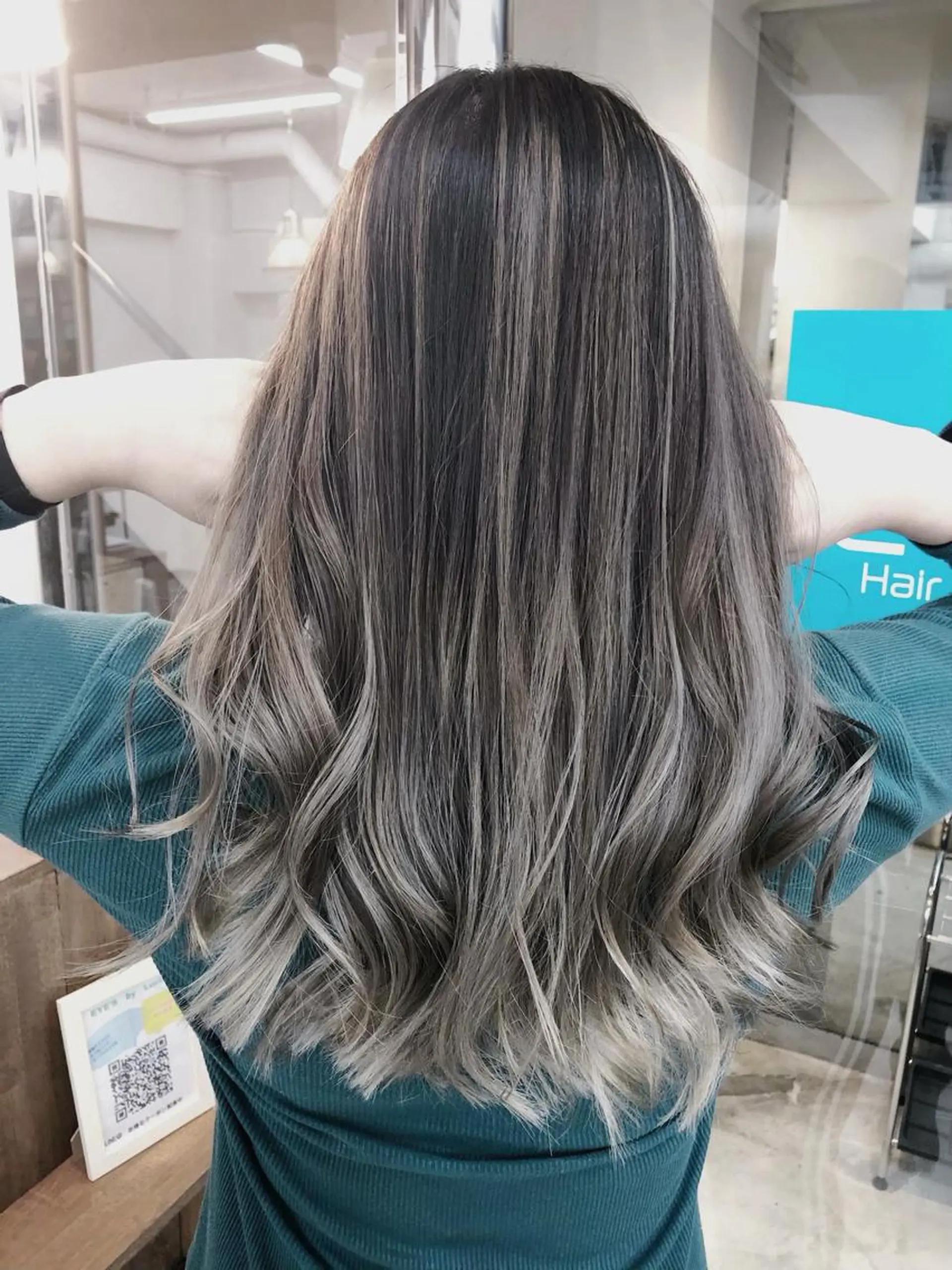 セミロング ヘアカラー トリートメント ✨艶感/透け感✨Sherry所属・艶髪/ハイトーン Sherryのヘアスタイル