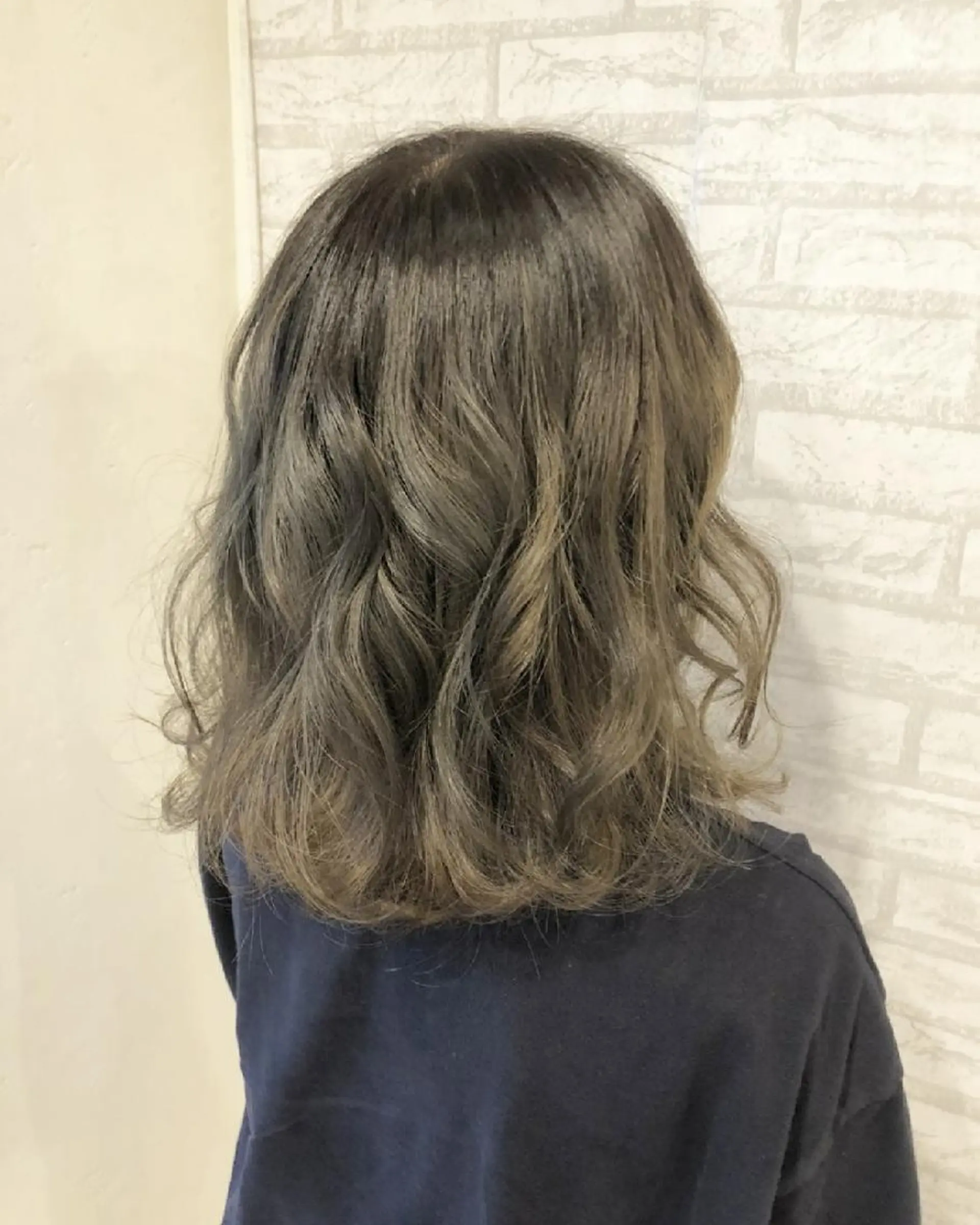 セミロング カラー バレイヤージュ レイヤーカット JIL BLAN 京都所属・RU RIのヘアスタイル