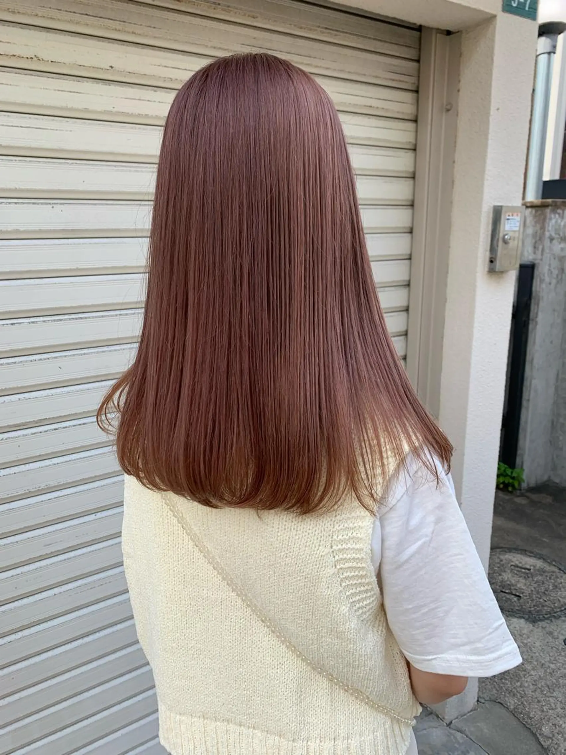 セミロング カラー ブリーチカラーが人気 onnuのヘアスタイル