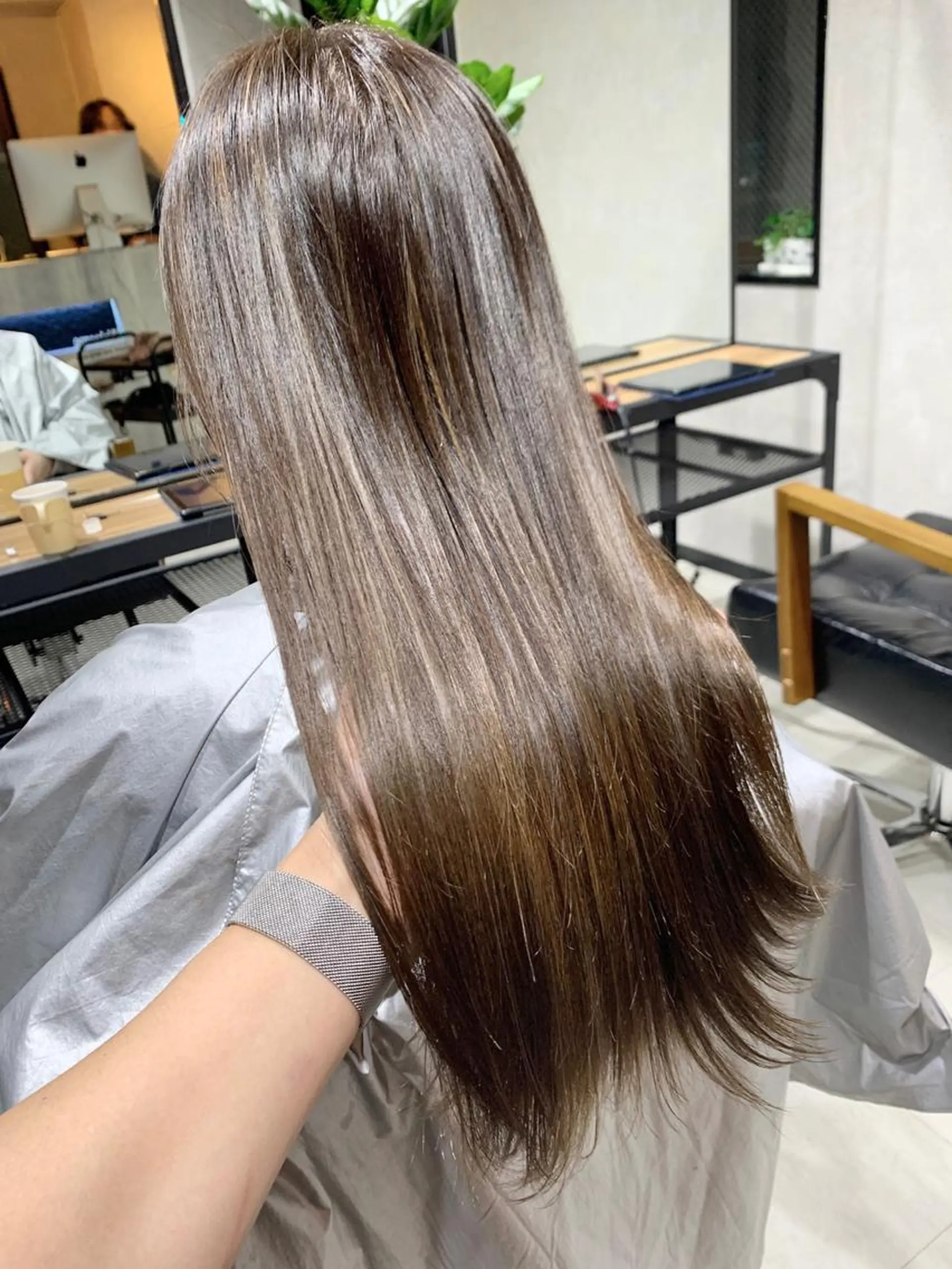 ロング カラー イルミナカラー 顔周りカット 髪質改善 トリートメント 酸熱トリートメント カット ヘアカラー トリートメント 岡崎勇人/レイヤー/ 韓国/ケラチンTRのヘアスタイル