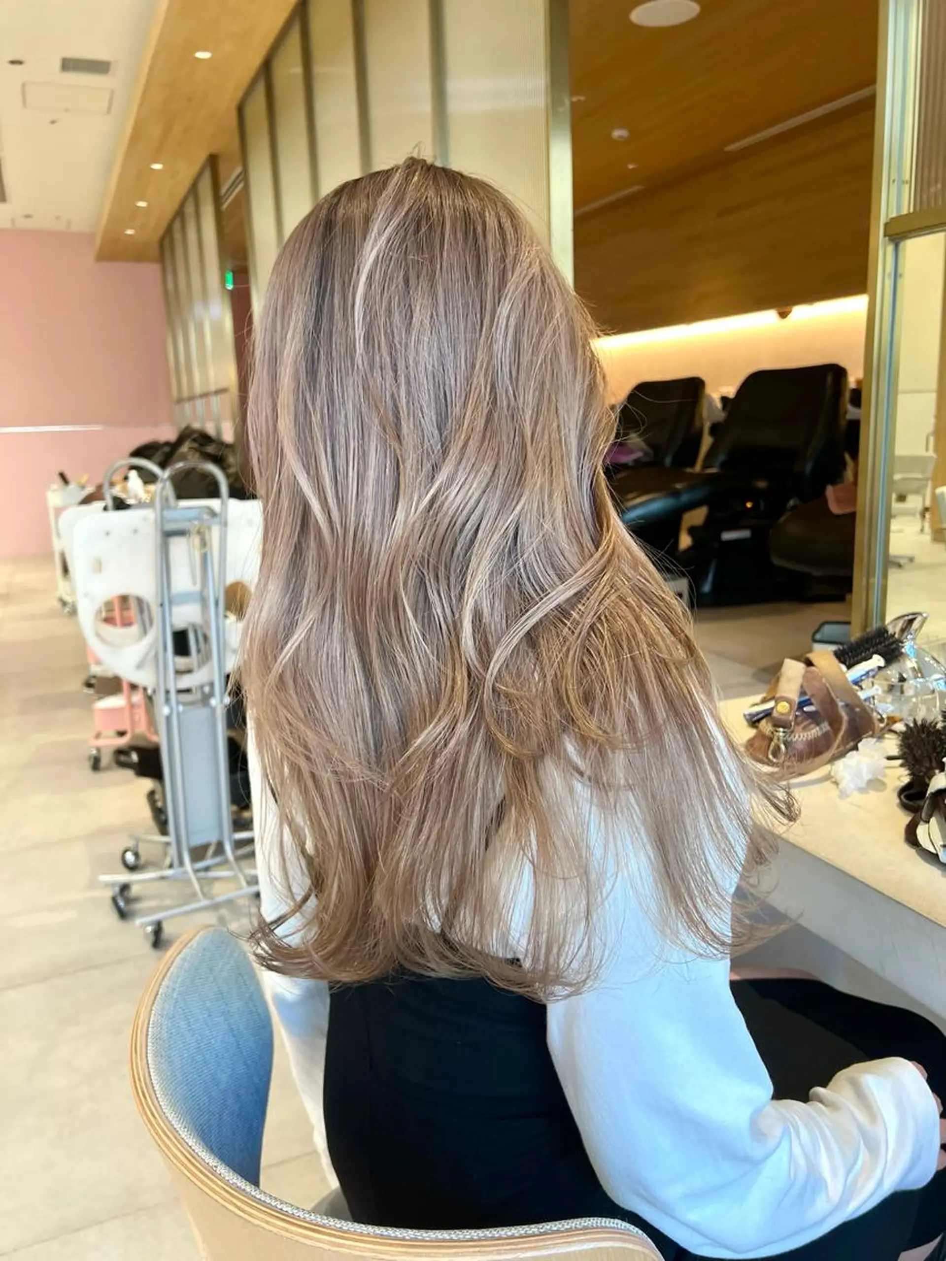 ロング カラー ベージュカラー 透明感カラー グレージュ ボブ ヘアカラー トリートメント ヘアセット レイヤー専門家 ダブルカラー修のヘアスタイル