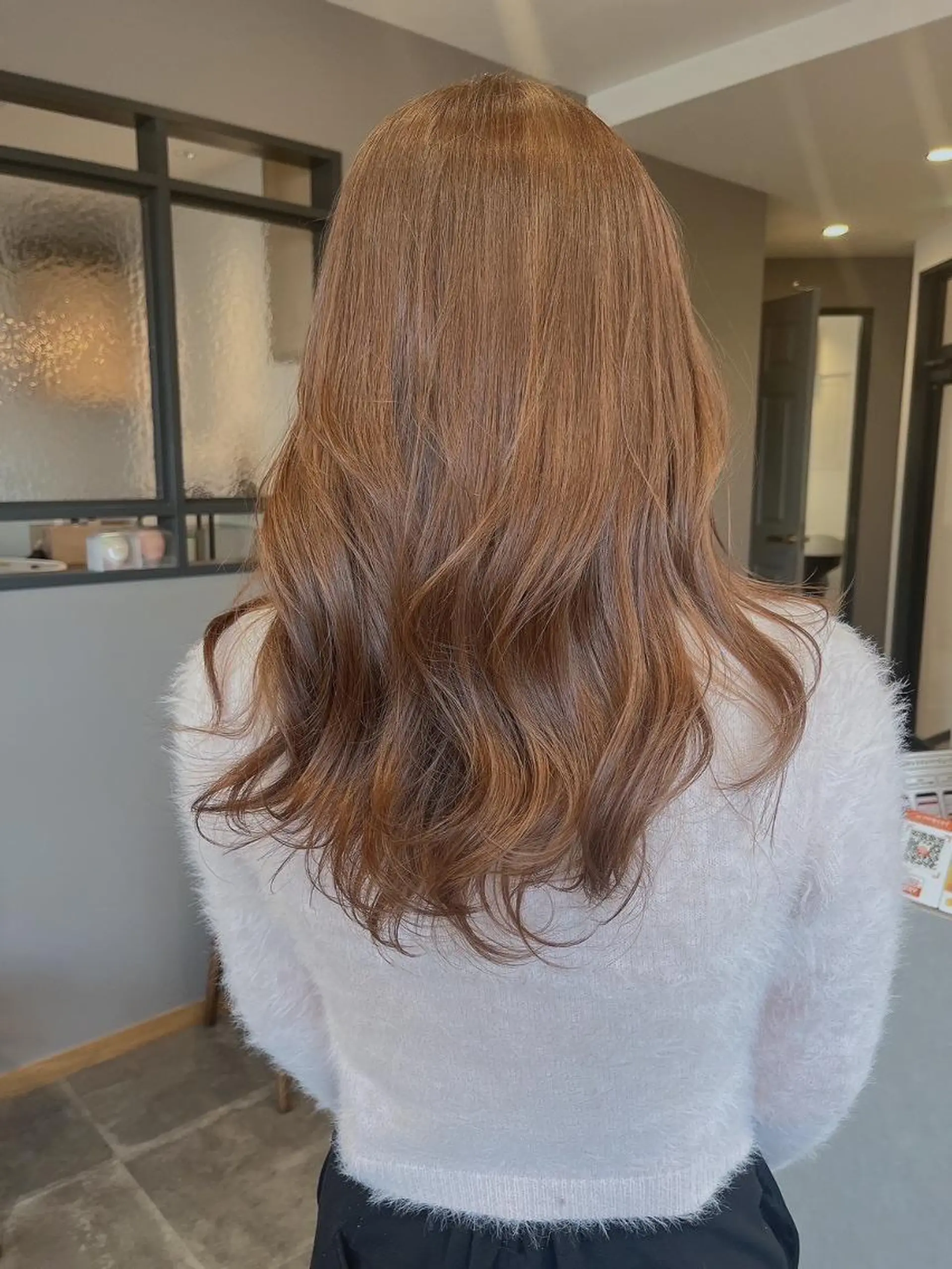 ミディアム カラー カット ヘアカラー トリートメント 緒方 つばさのヘアスタイル