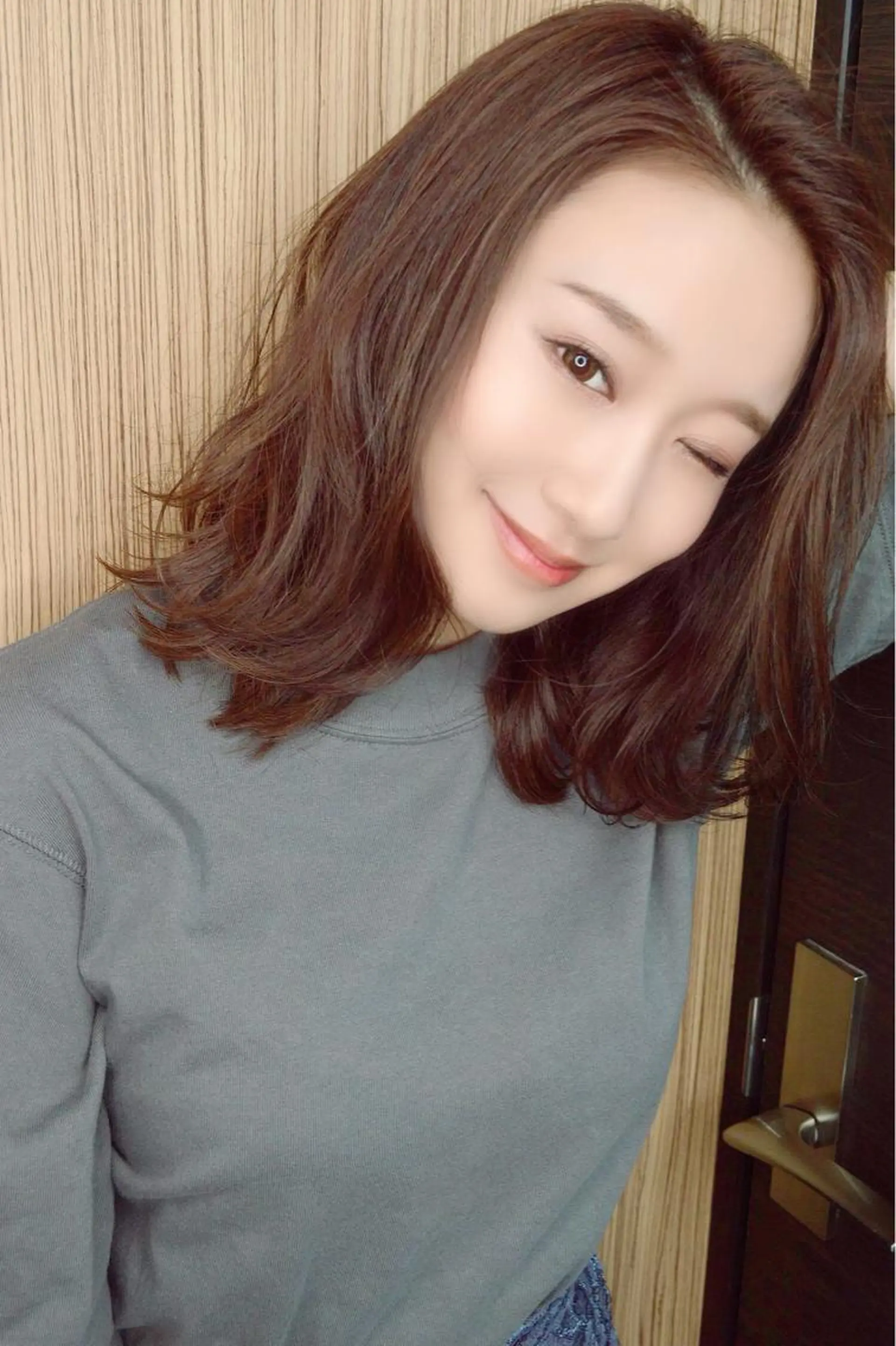 ミディアム カット トリートメント N4C エヌフォーシーのヘアスタイル