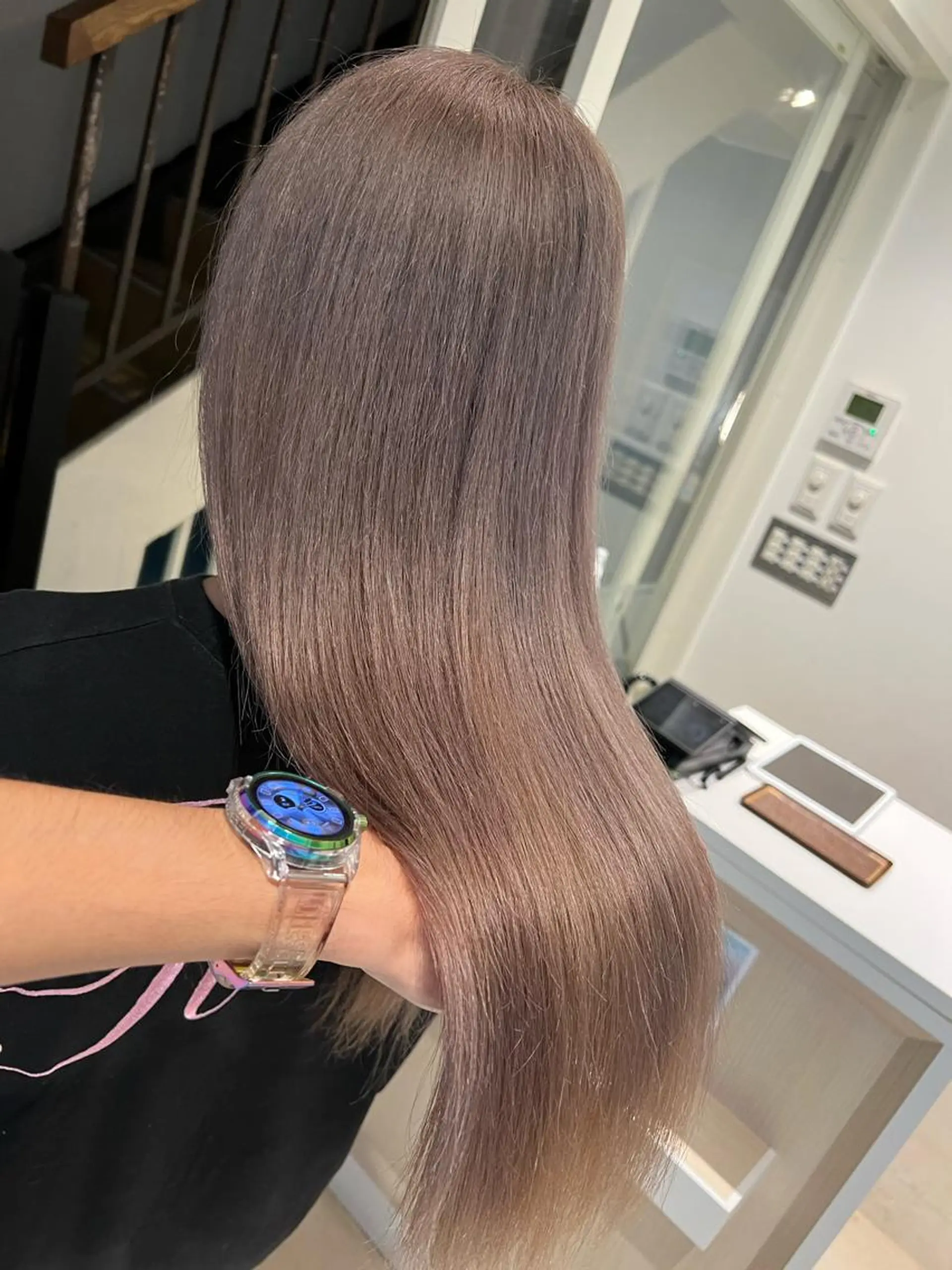 セミロング カラー ヘアアレンジ 🔥ハイトーンカラー ギャルNAOKI🔥のヘアスタイル