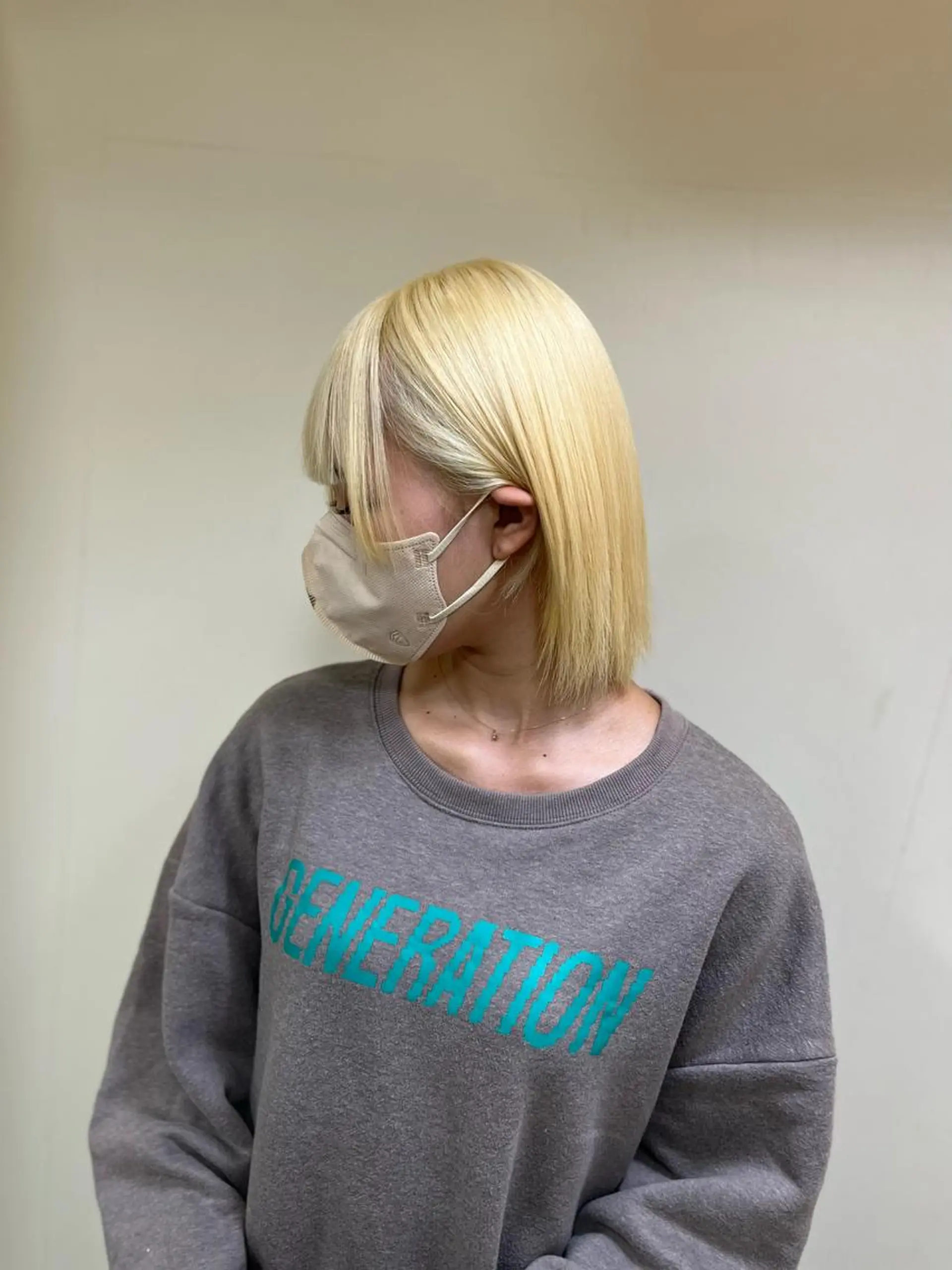 ミディアム カット ヘアカラー トリートメント ブリーチ特化型✂️ ハイトーンカラー👨のヘアスタイル