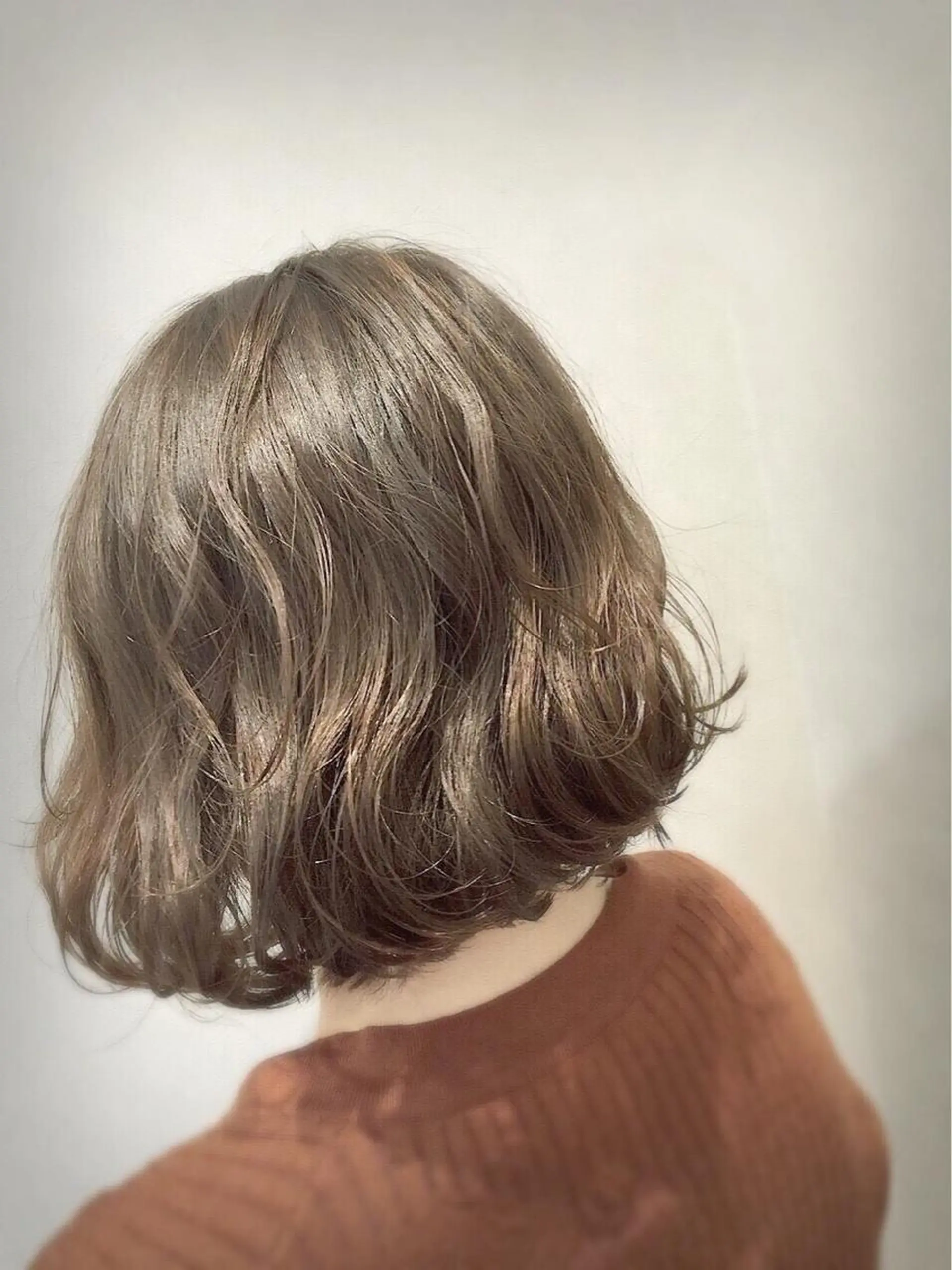 ミディアム カラー 磧本 祐里恵のヘアスタイル