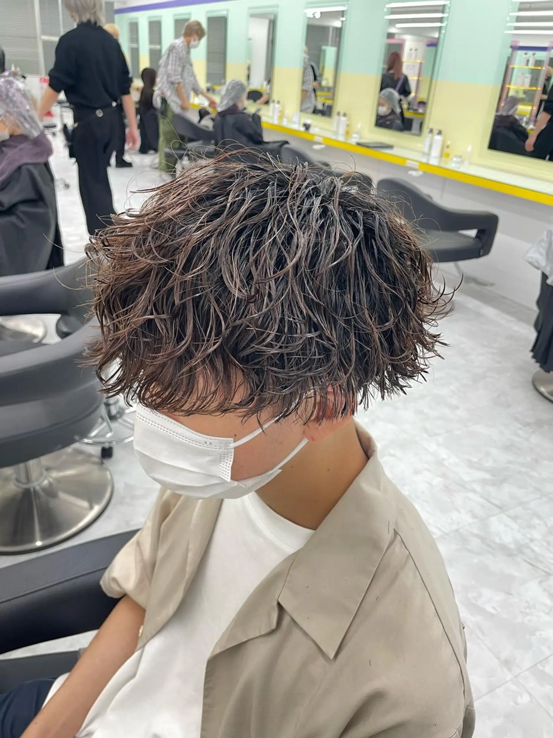 ショート パーマ ヘアアレンジ メンズ 顔まわりカット の達人のヘアスタイル
