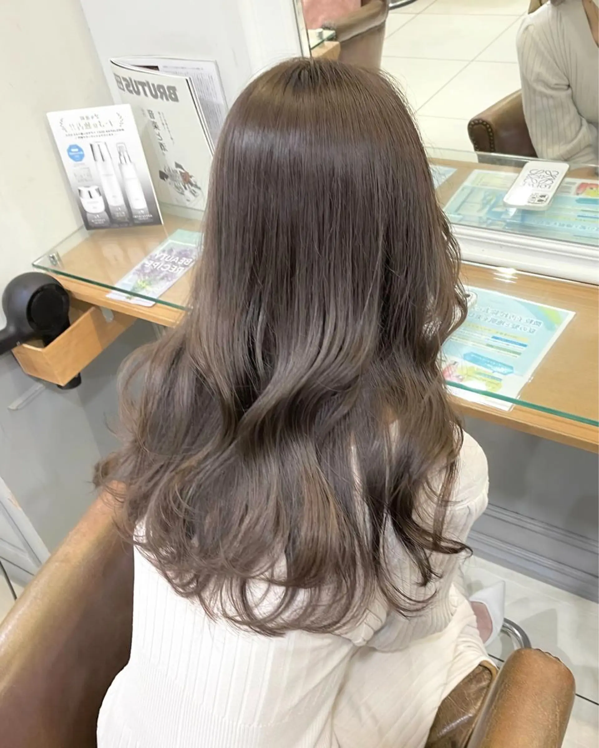 ロング カラー ケアカラー 透明感カラー グレージュ くびれヘア エギョモリ 横浜/レイヤーカット /韓国ヘア/佐藤記正のヘアスタイル