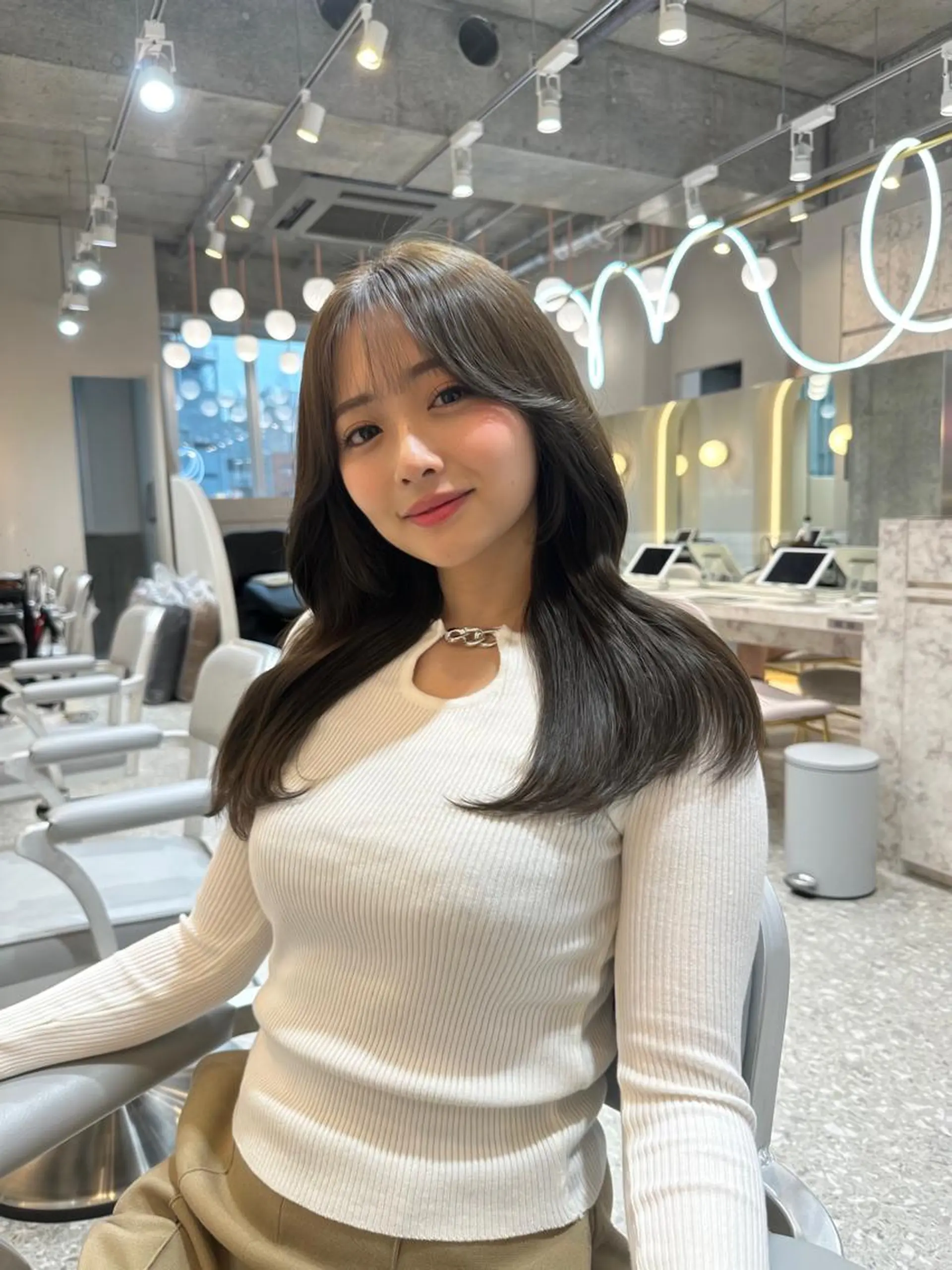 ミディアム ボブ くびれヘア 髪質改善 韓国風ヘア カット ヘアカラー トリートメント 新宿/韓国レイヤー 髪質改善カラー/角所のヘアスタイル