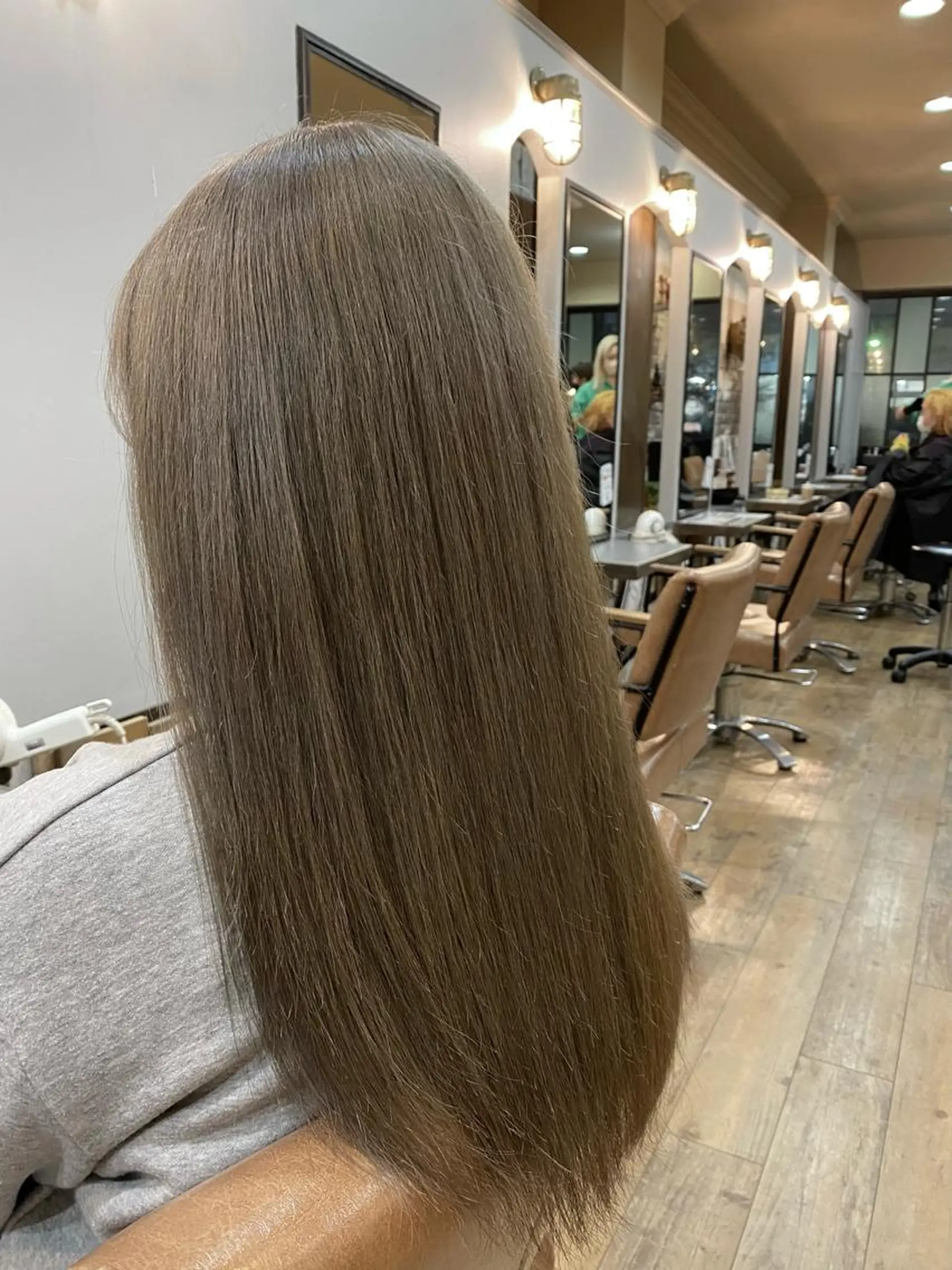 ロング カラー ベージュカラー 透明感カラー ヘアカラー トリートメント 特殊カラー特化 ✂️SHIAN フジのヘアスタイル