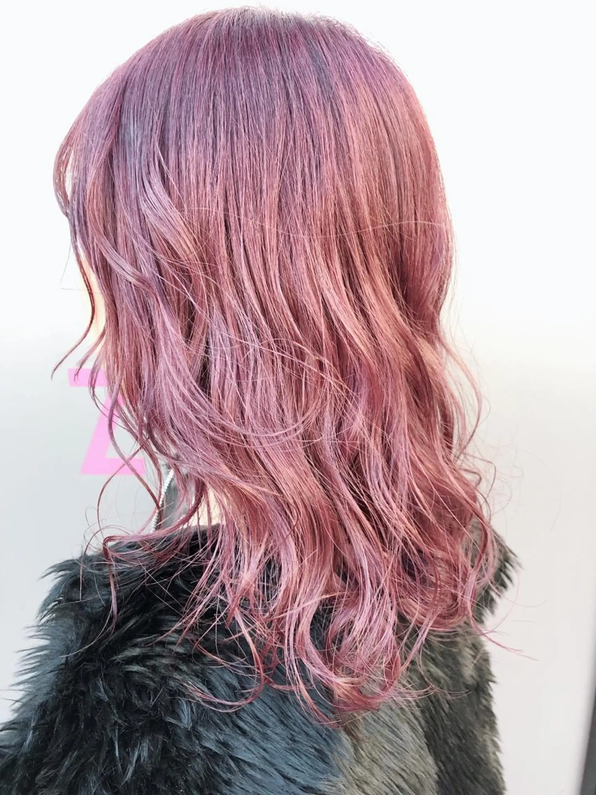 ミディアム カラー ヘアカラー トリートメント 🧸プルエクステ❤︎ ネイルKAO🧸のヘアスタイル