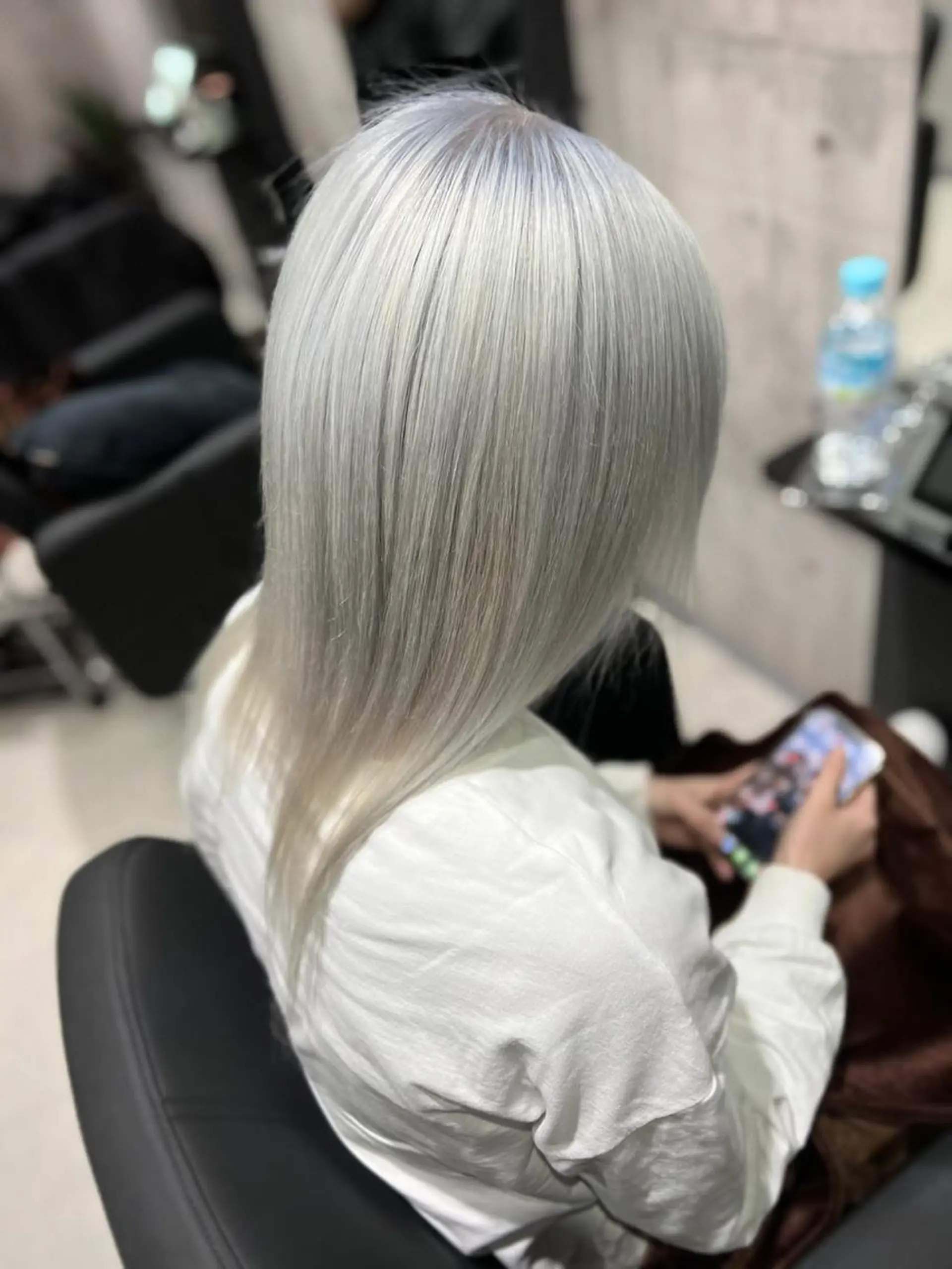 ミディアム カラー mimiiy梅田 中崎町ハイトーンのヘアスタイル