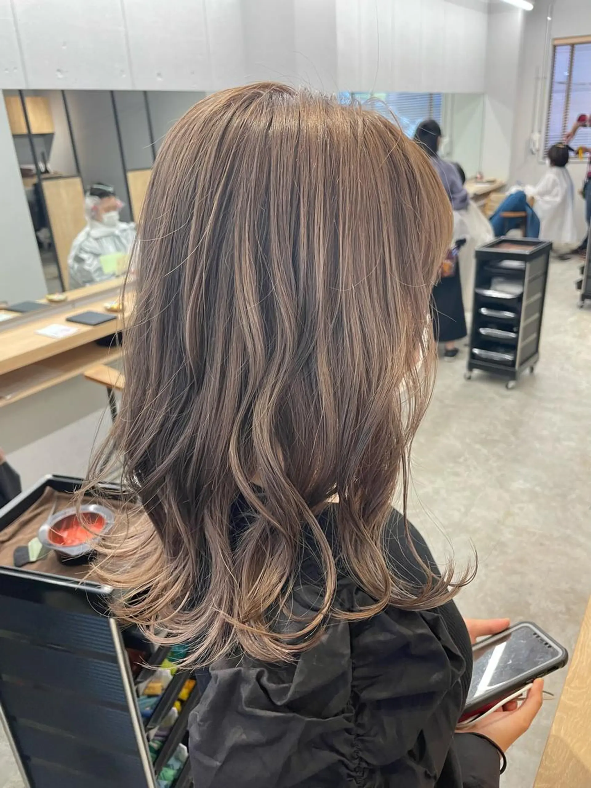 ミディアム SAEKI【ior 】北千住店ブリーチのヘアスタイル