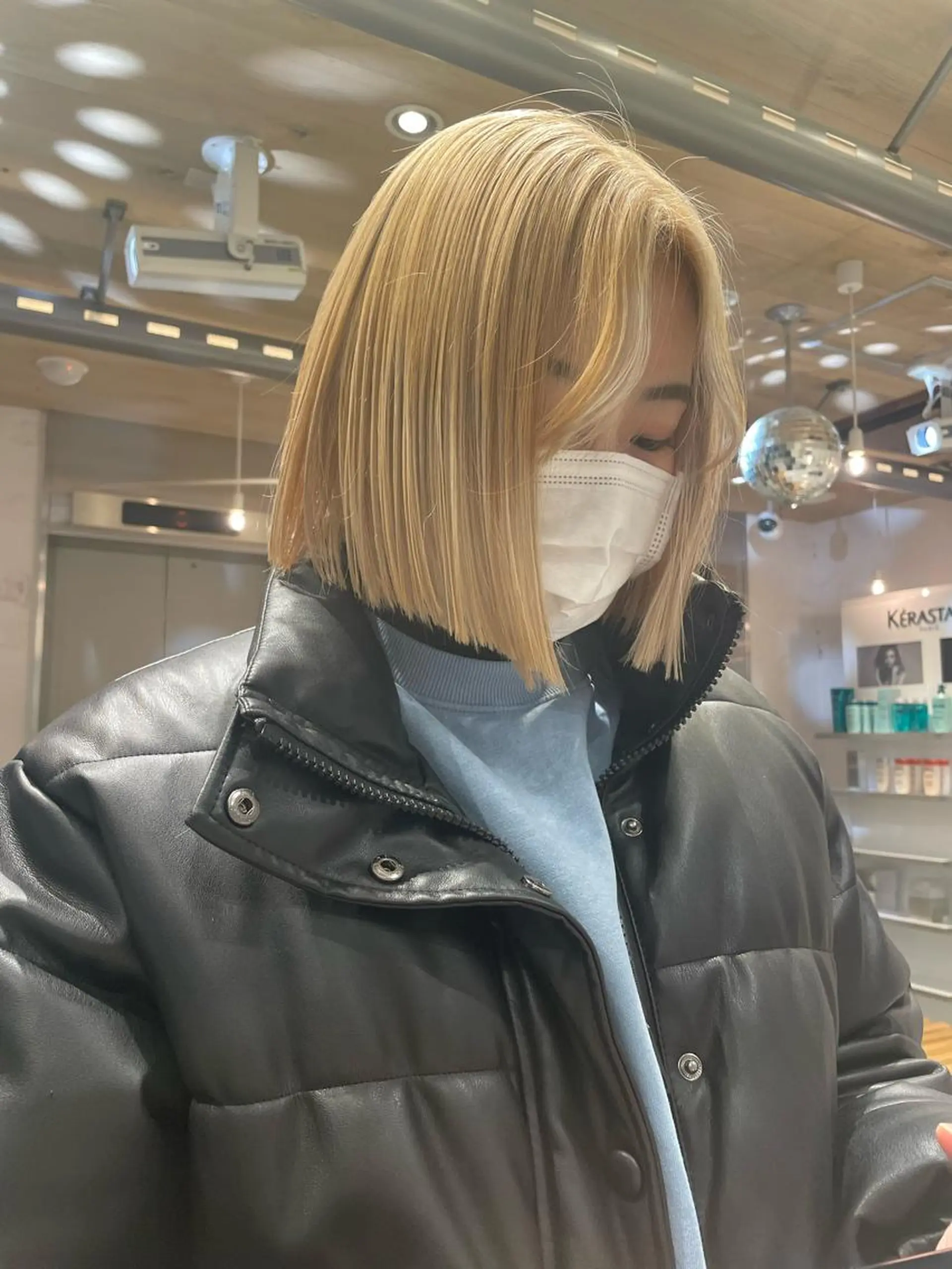 セミロング カラー 艶ハイトーン👑♡ NATSUKIのヘアスタイル