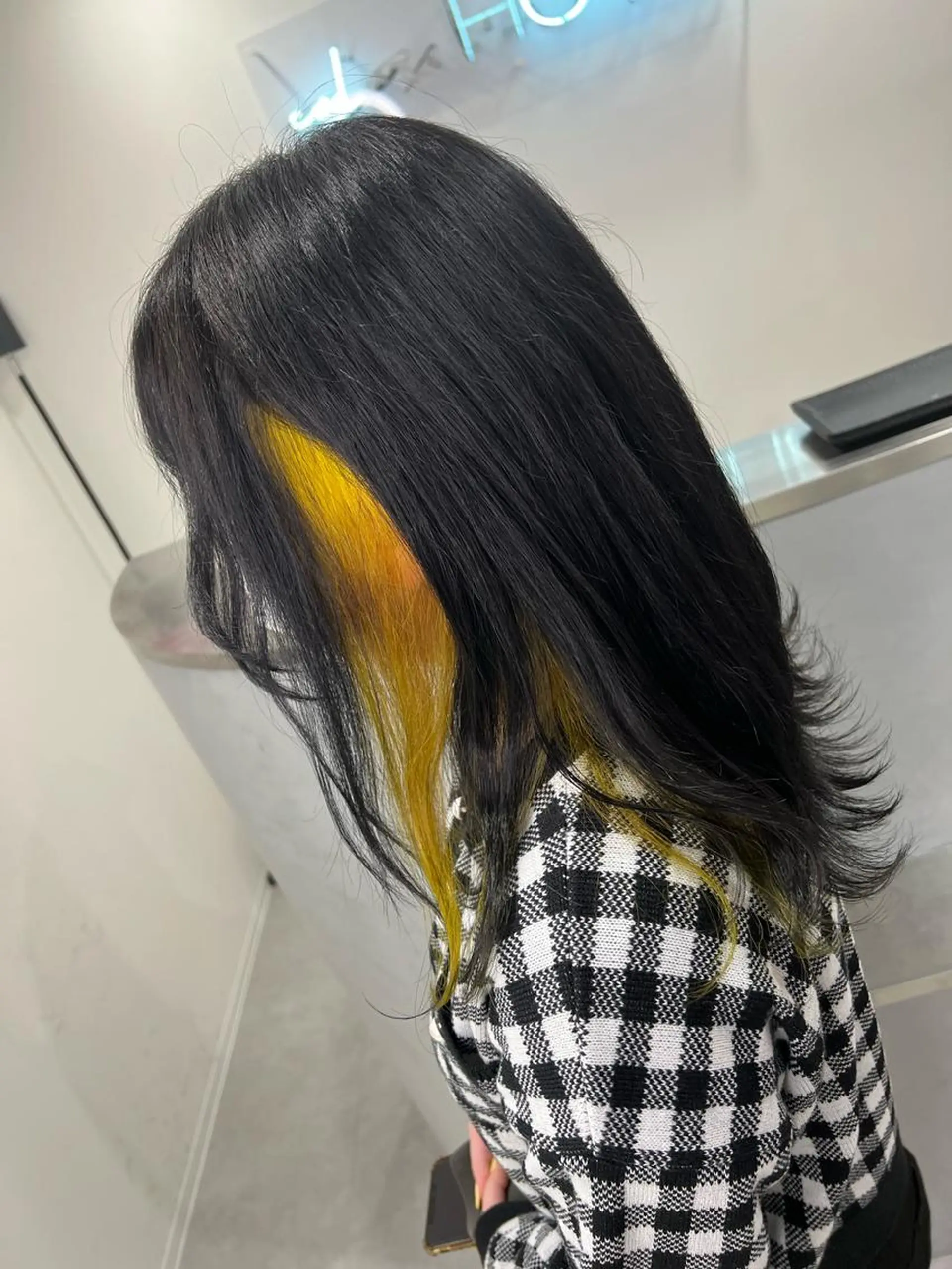セミロング カラー ヘアカラー Iris所属・ハイトーン特化サロン 💎MOCA💎のヘアスタイル
