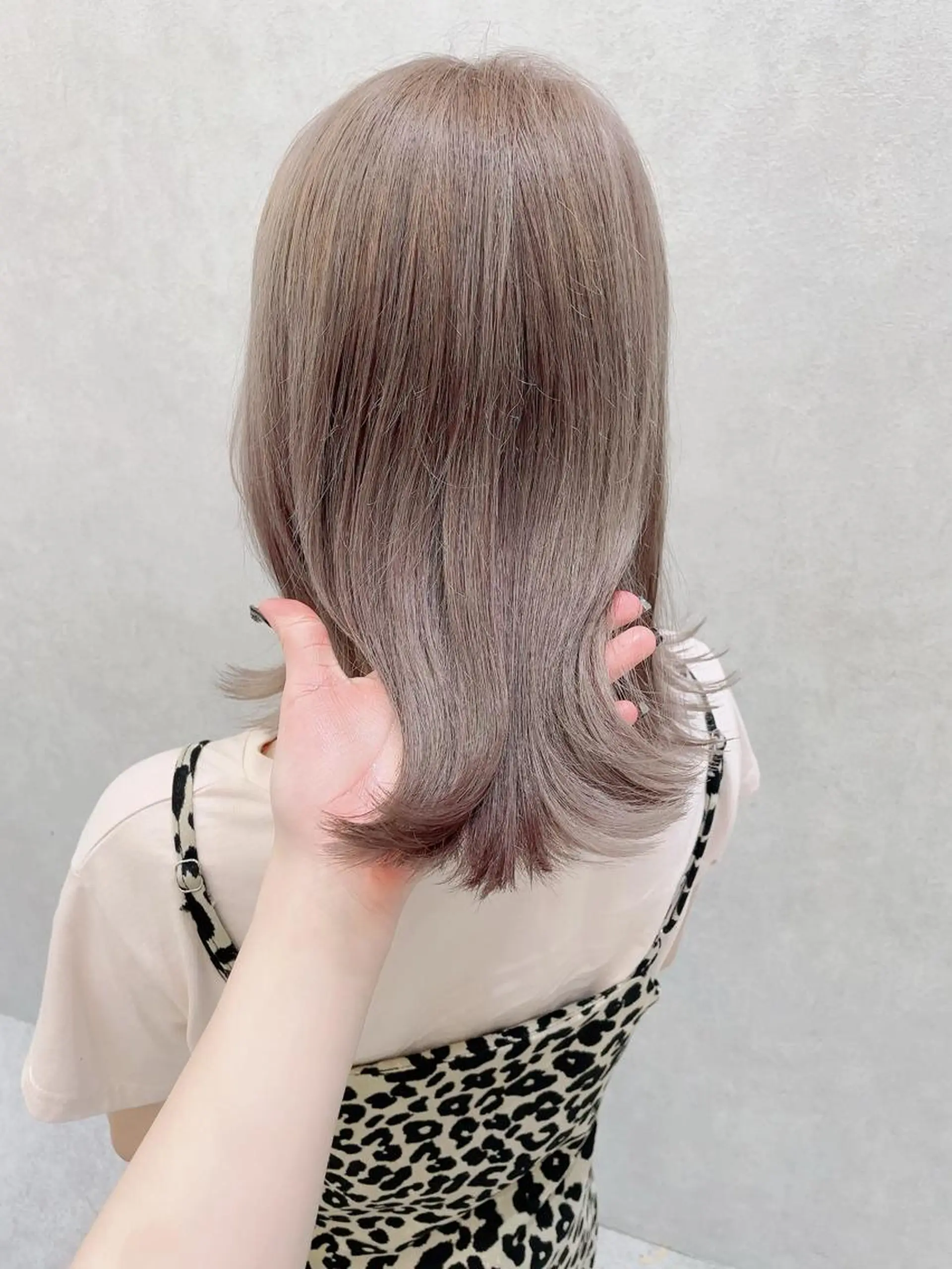 ミディアム ヘアカラー rina／ベージュ ワンホン/韓国ヘアのヘアスタイル