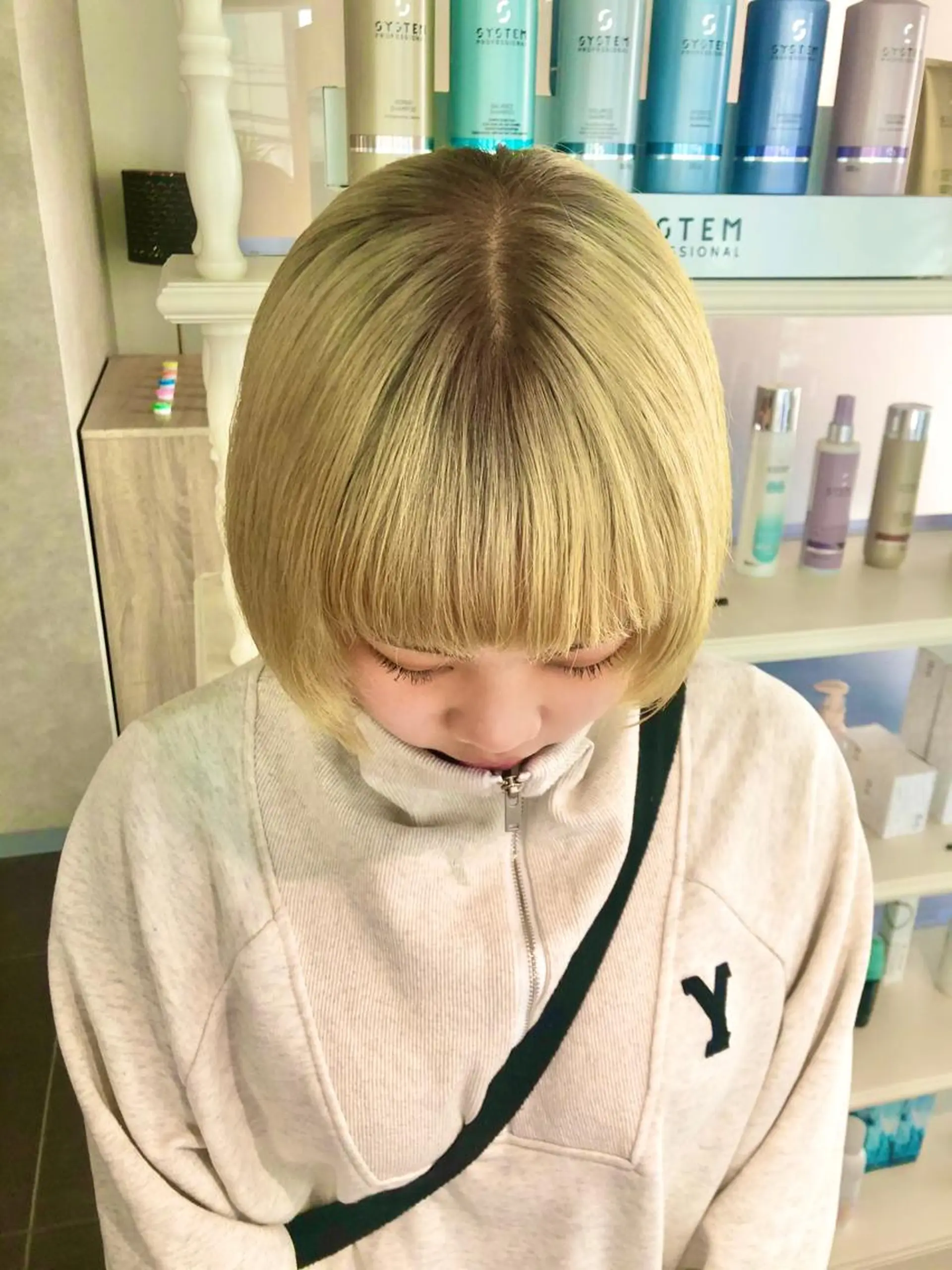 ショート カラー 切りっぱなしボブ ショートボブ ボブレイヤー ベージュカラー ブリーチ カット ヘアカラー ショート/パーマ/ カラー/FUKOのヘアスタイル