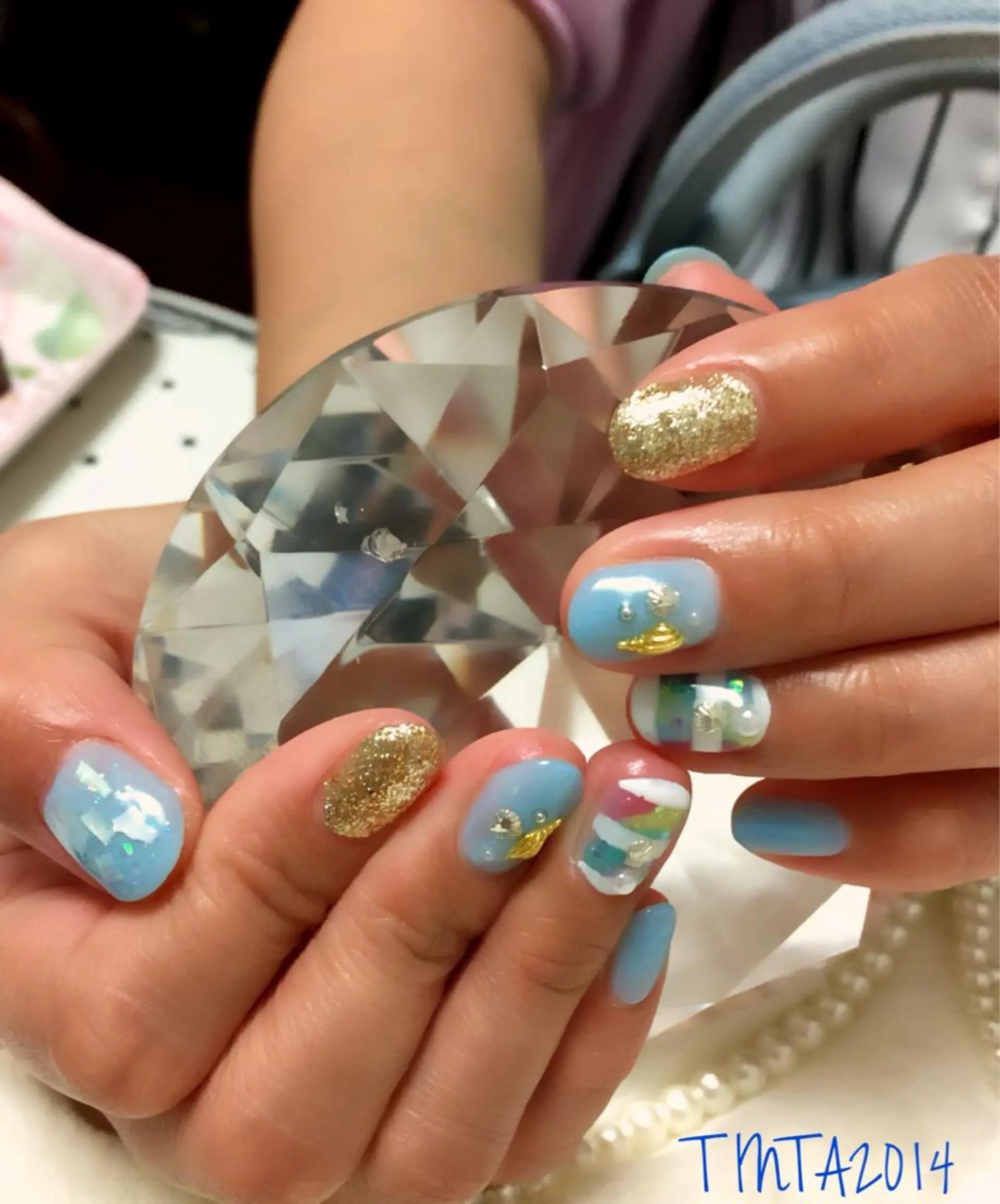 ネイル ゴールド 水色 ネイルサロン ティンタ所属・馬場 典子のネイルデザイン