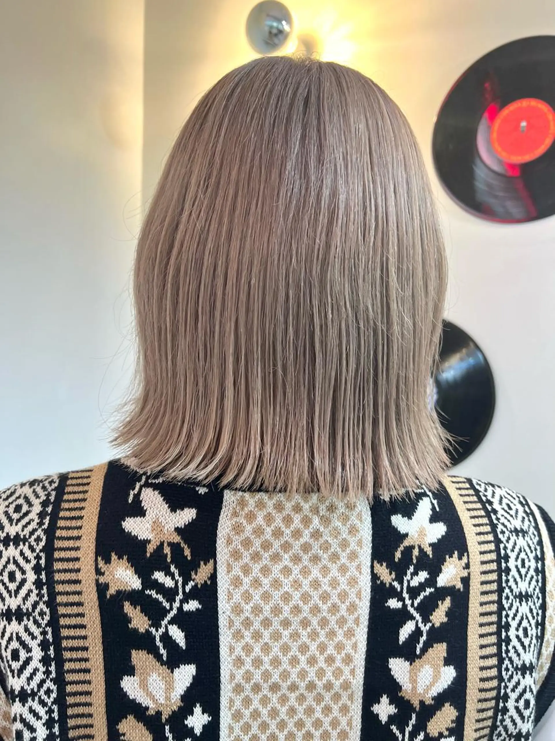 ショート カラー ヘアアレンジ 🧨ブリーチー×ボブ レイヤー💎じゅえるのヘアスタイル