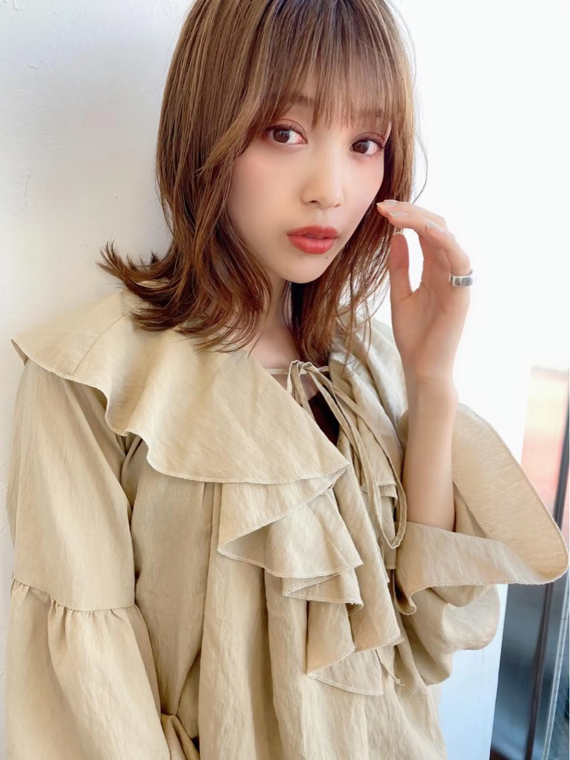 ミディアム レイヤーカット 鎌倉 彩のヘアスタイル