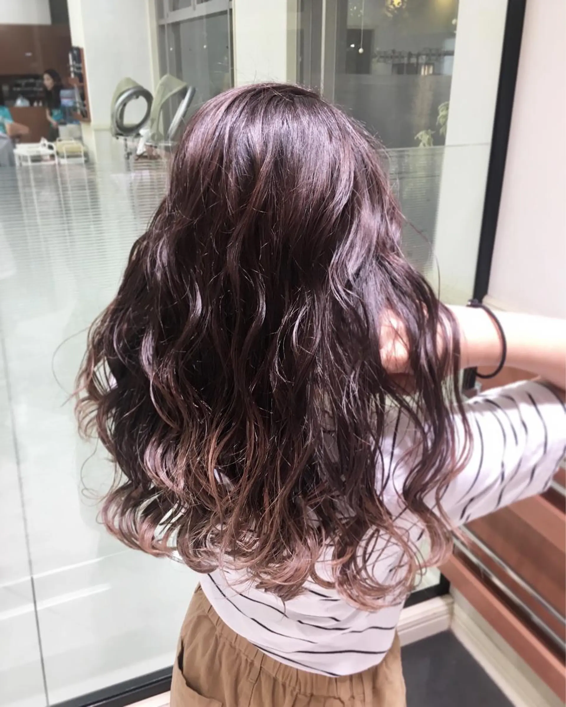 セミロング カラー バレイヤージュ グレージュ レイヤーカット カット ヘアカラー N° jillva ♦️川端裕司♦️のヘアスタイル