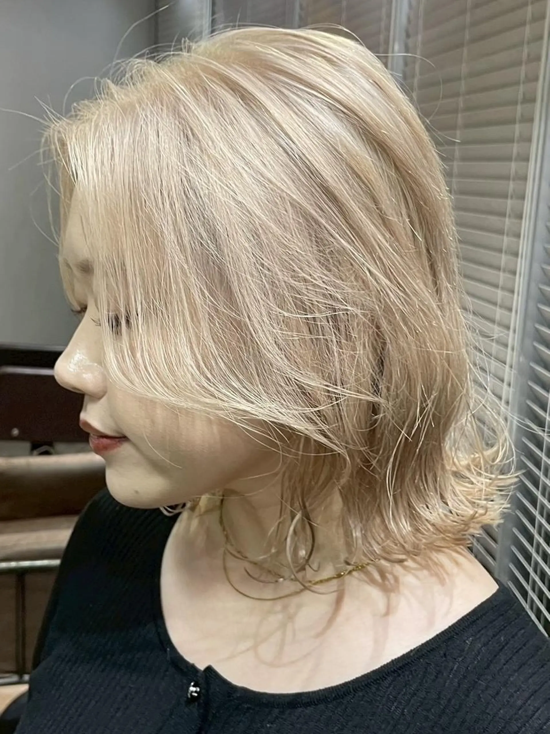 ミディアム ヘアカラー ARCANAブリーチ レイヤーカット/原宿のヘアスタイル