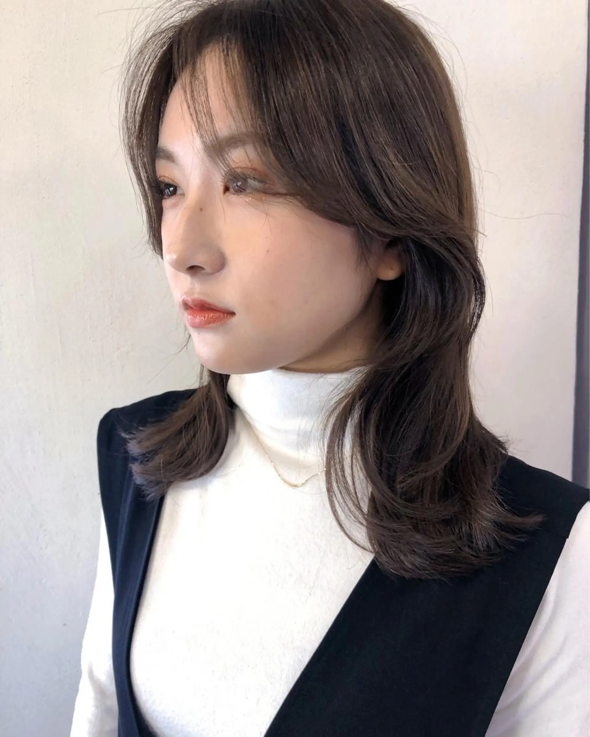 ミディアム 顔周りカット 韓国風ヘア カット ヘアカラー トリートメント トレンドヘア🌿 chinariのヘアスタイル