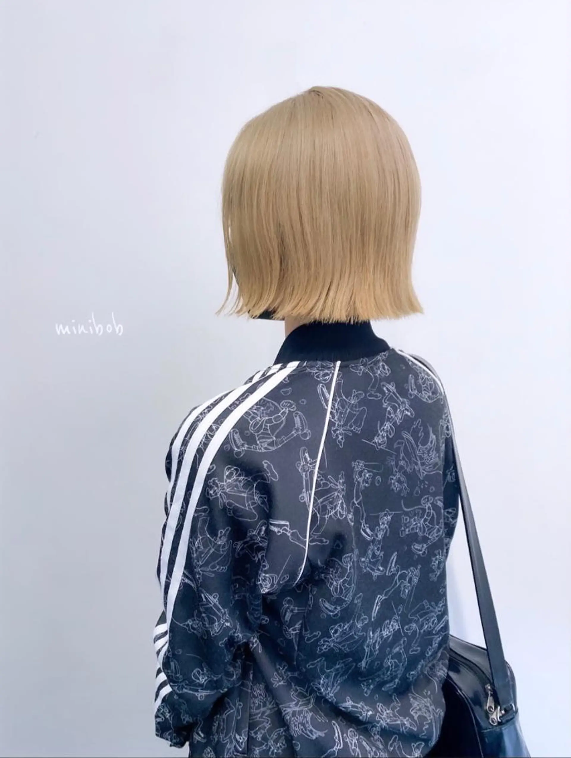 ショート カラー THE DAY所属・AKI HASHIMOTOのヘアスタイル