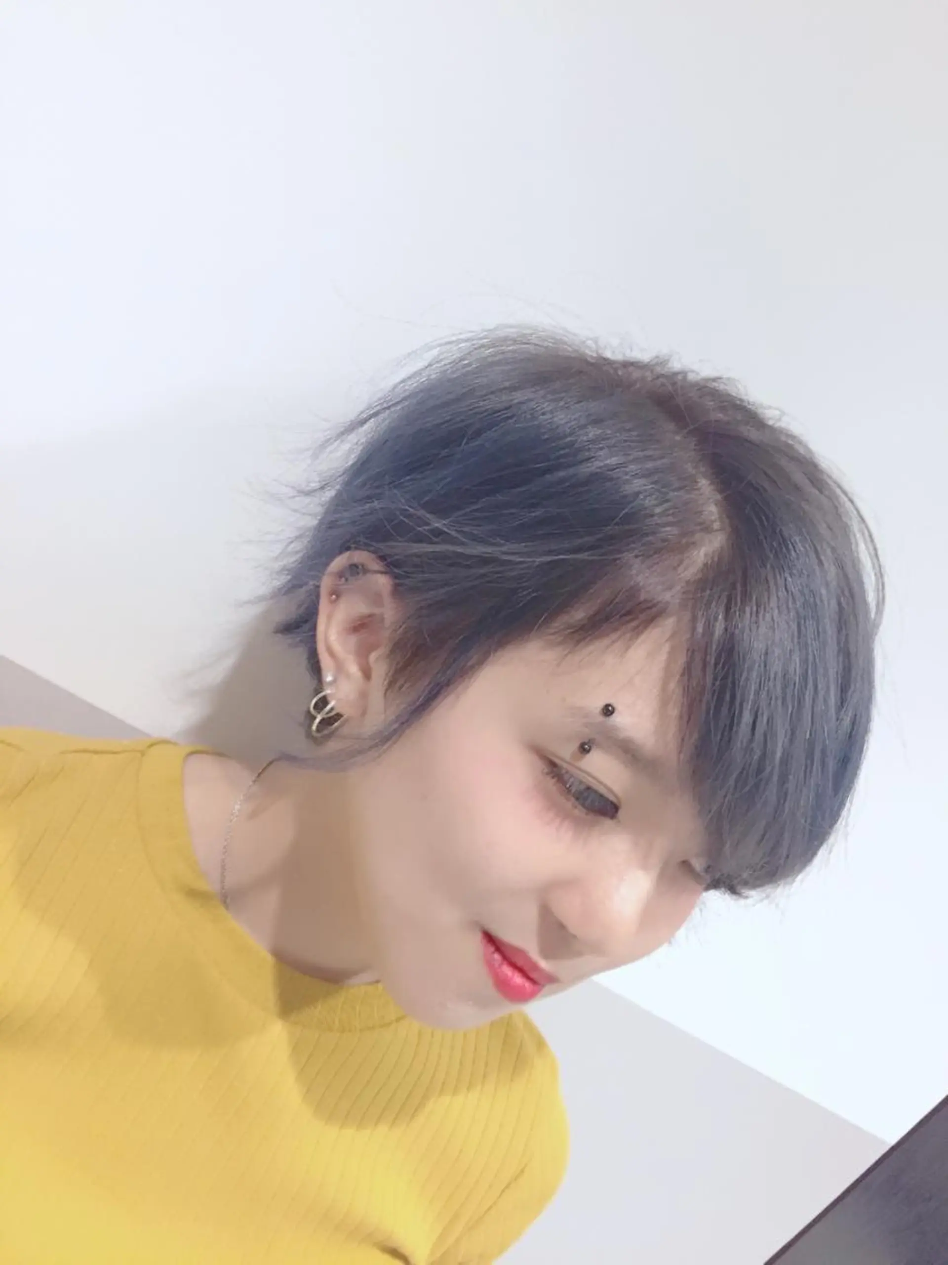 ショート カラー たかはし まいのヘアスタイル