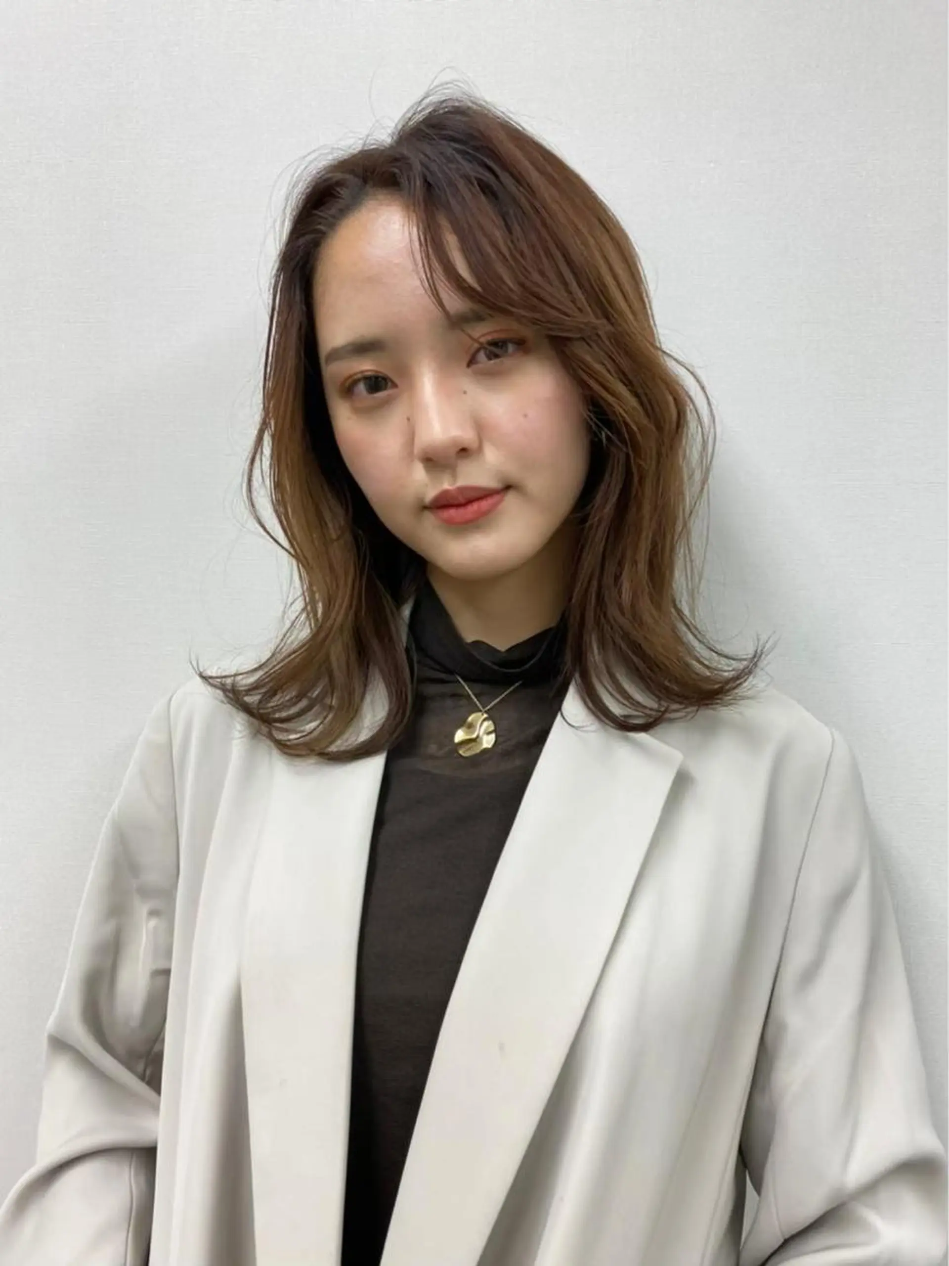 ミディアム カラー 吉田 夢のヘアスタイル