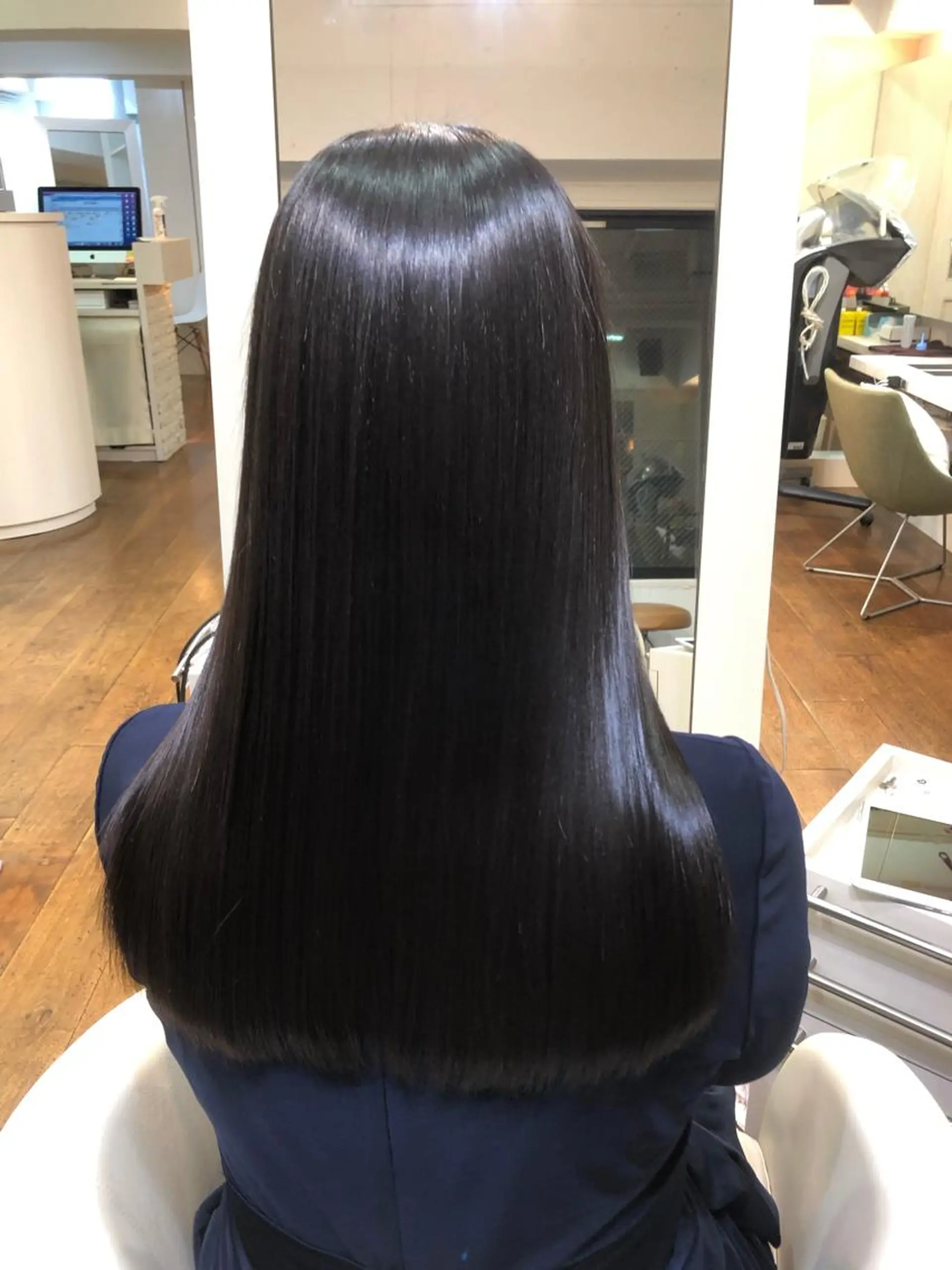 ロング kawakita yoshinoriのヘアスタイル