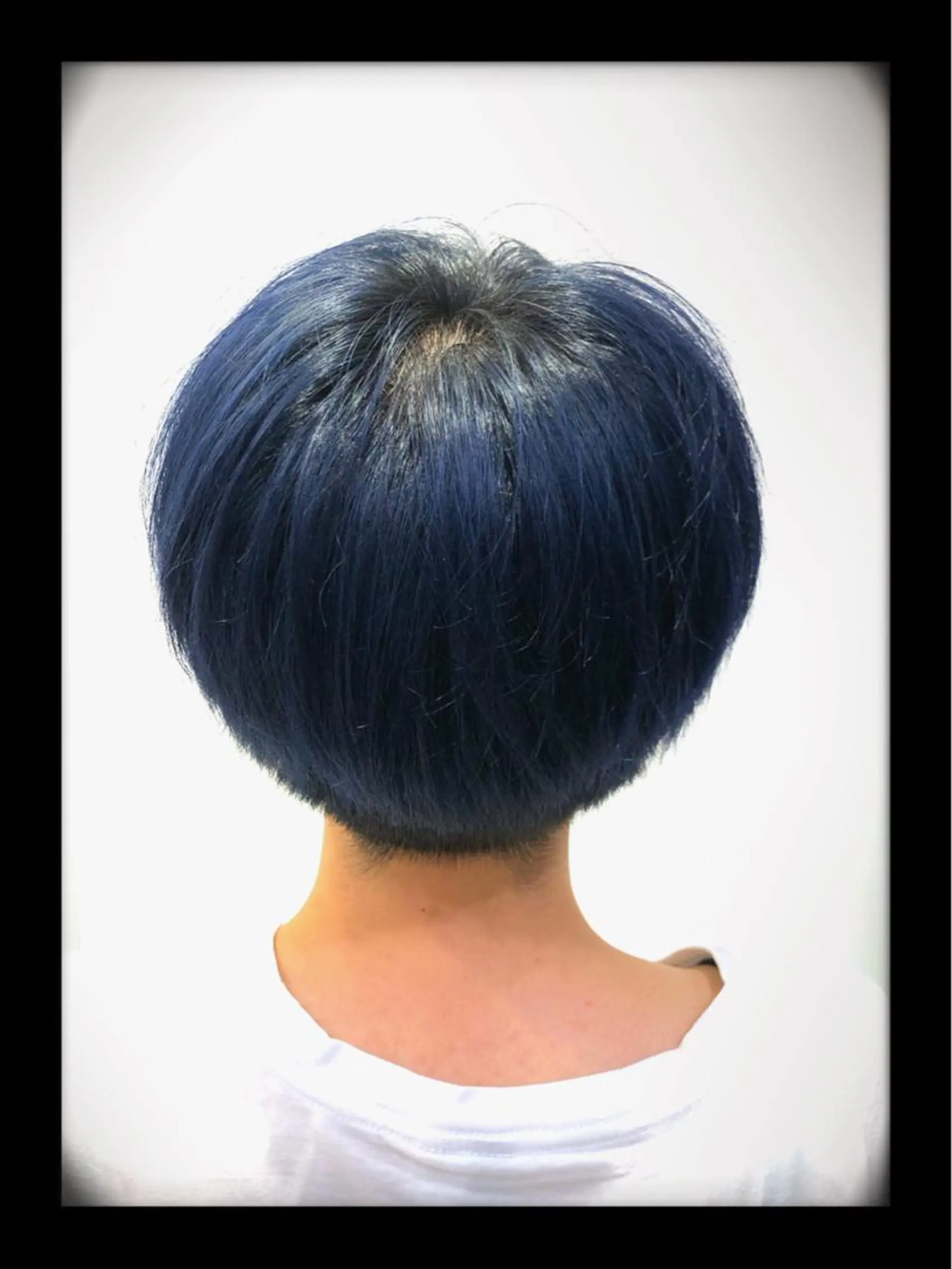 ショート カラー ヘアアレンジ 黒髪 ブルーカラー ブルーブラック メンズパーマ特化/ KAORU/店長のヘアスタイル